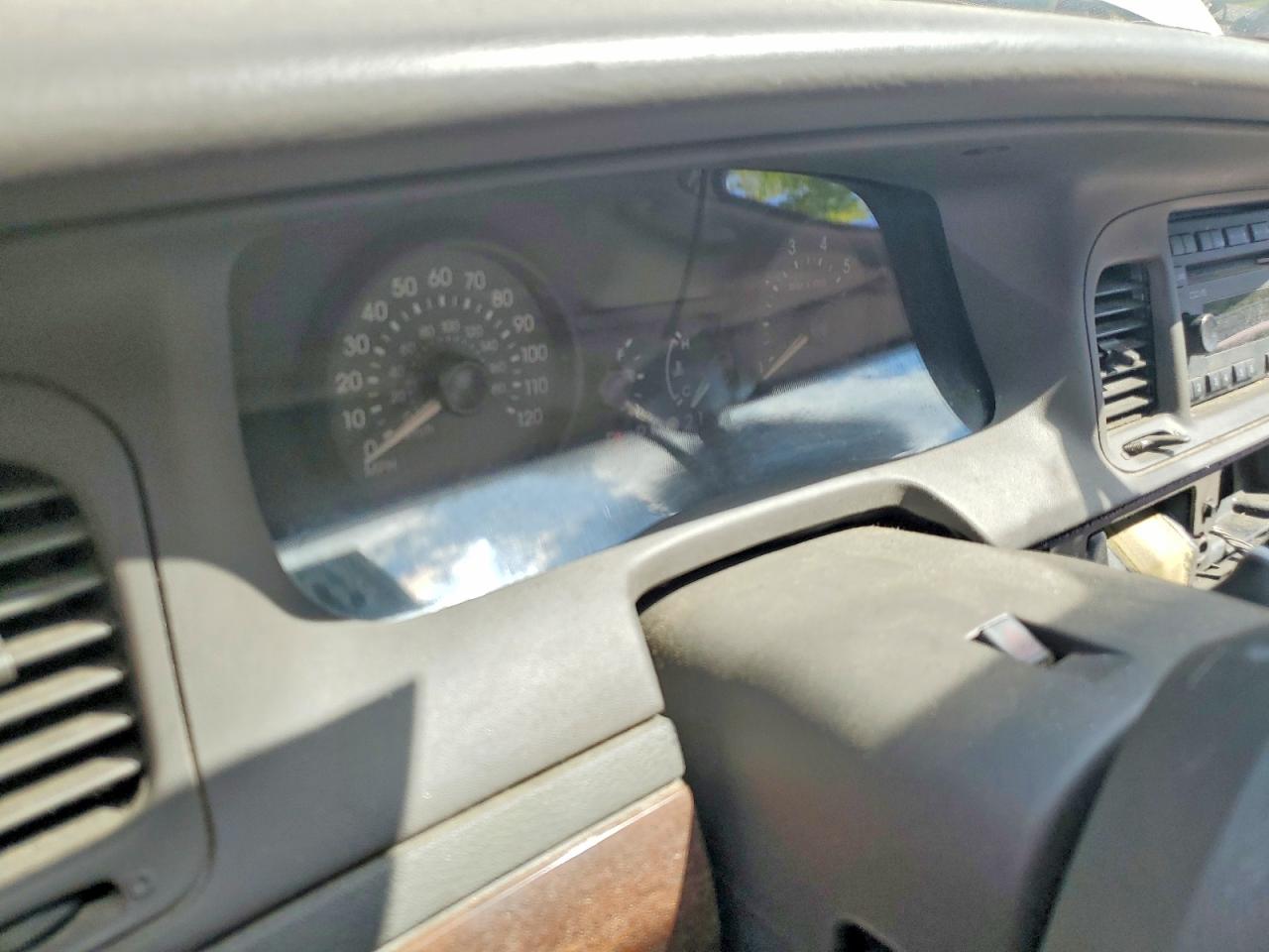 2006 Mercury Grand Marquis Ls Gold vin: 2MEFM75V16X606086