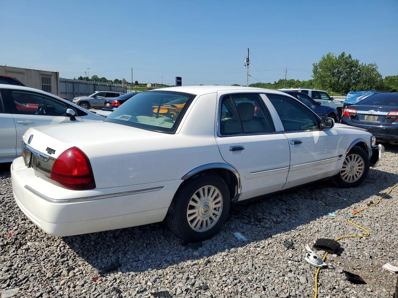 2006 Mercury Grand Marquis Ls White vin: 2MEFM75V16X641663