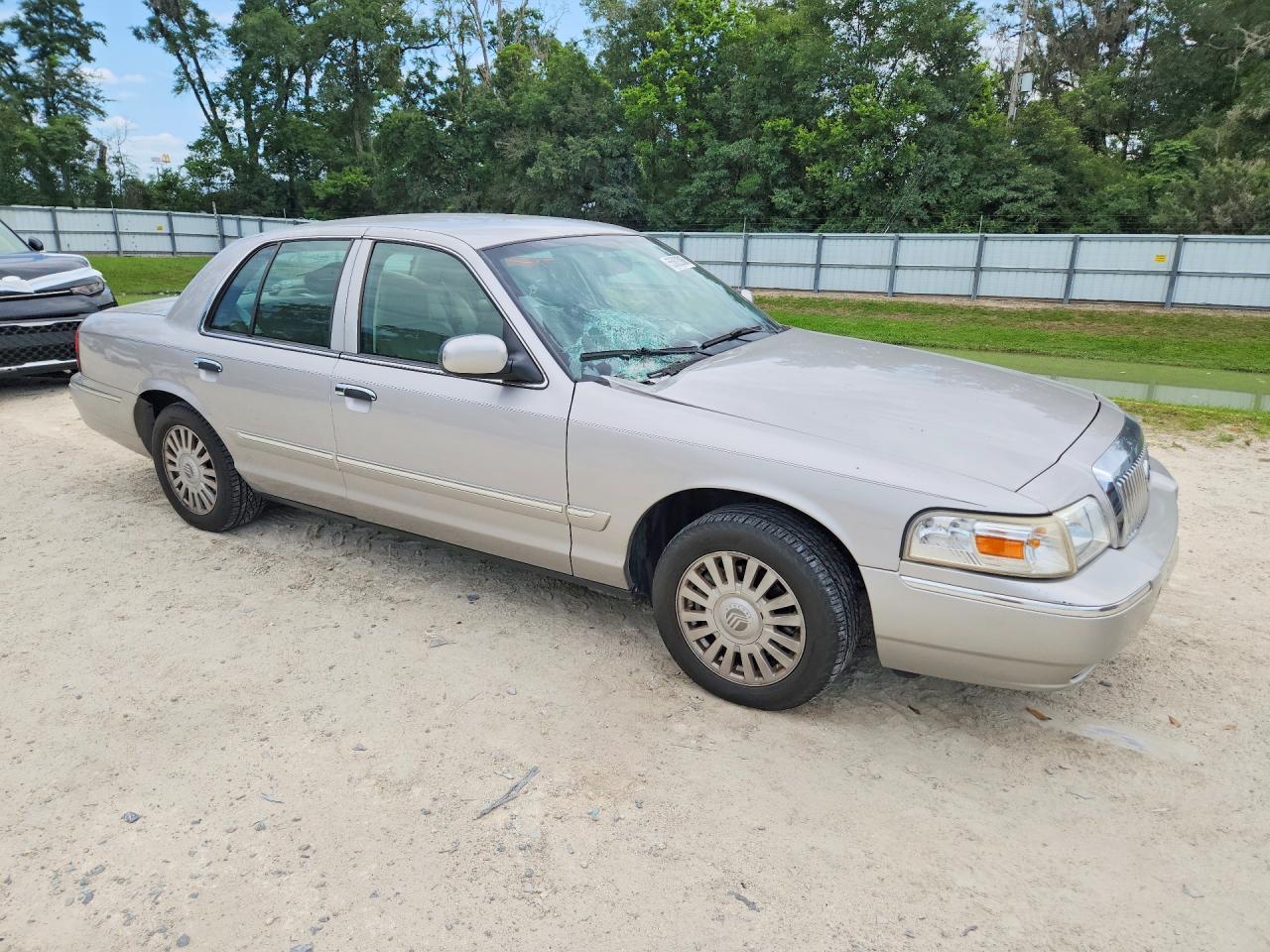 2007 Mercury Grand Marquis Ls Silver vin: 2MEFM75V17X622998