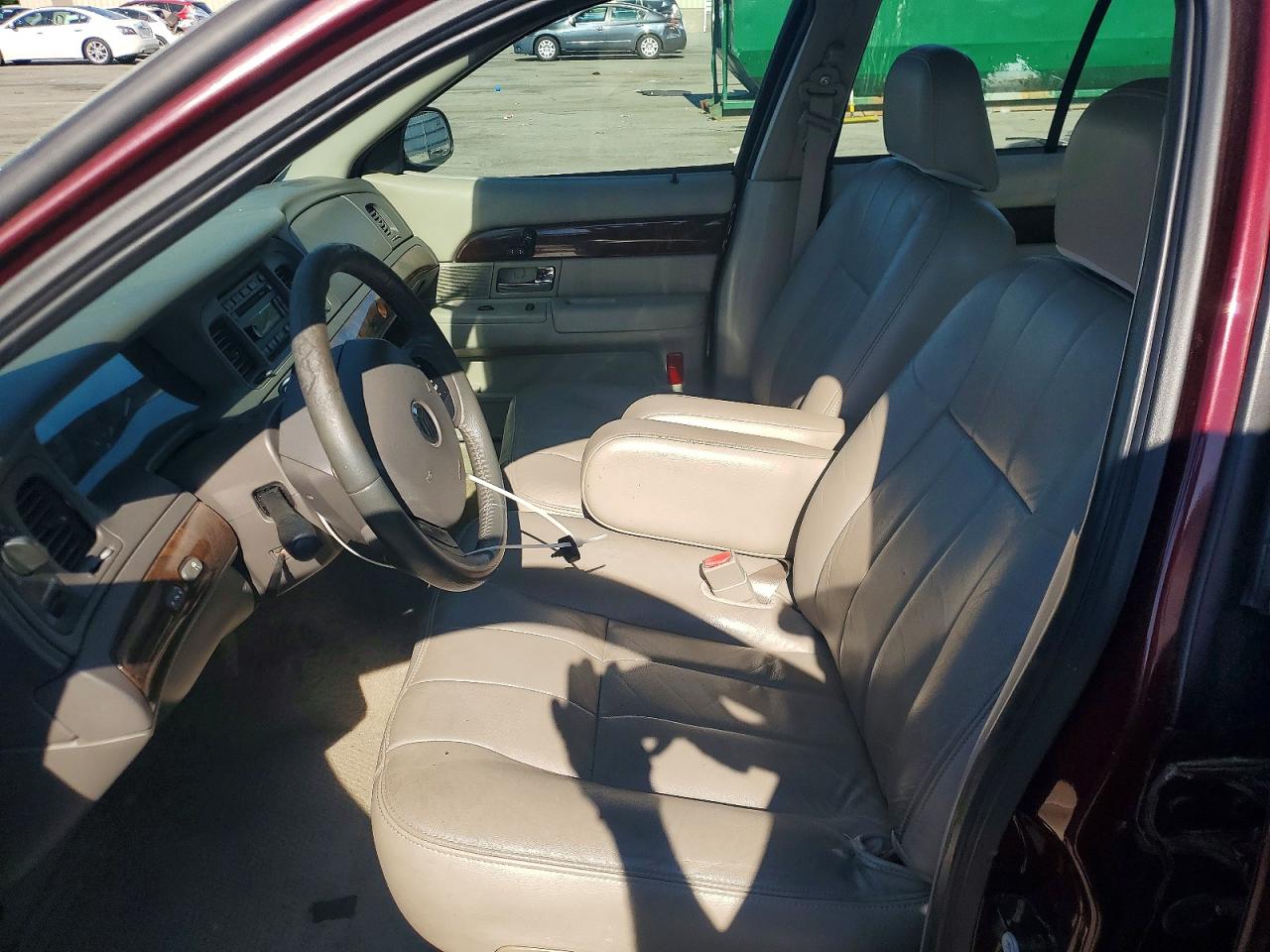 2007 Mercury Grand Marquis Ls Red vin: 2MEFM75V17X639090