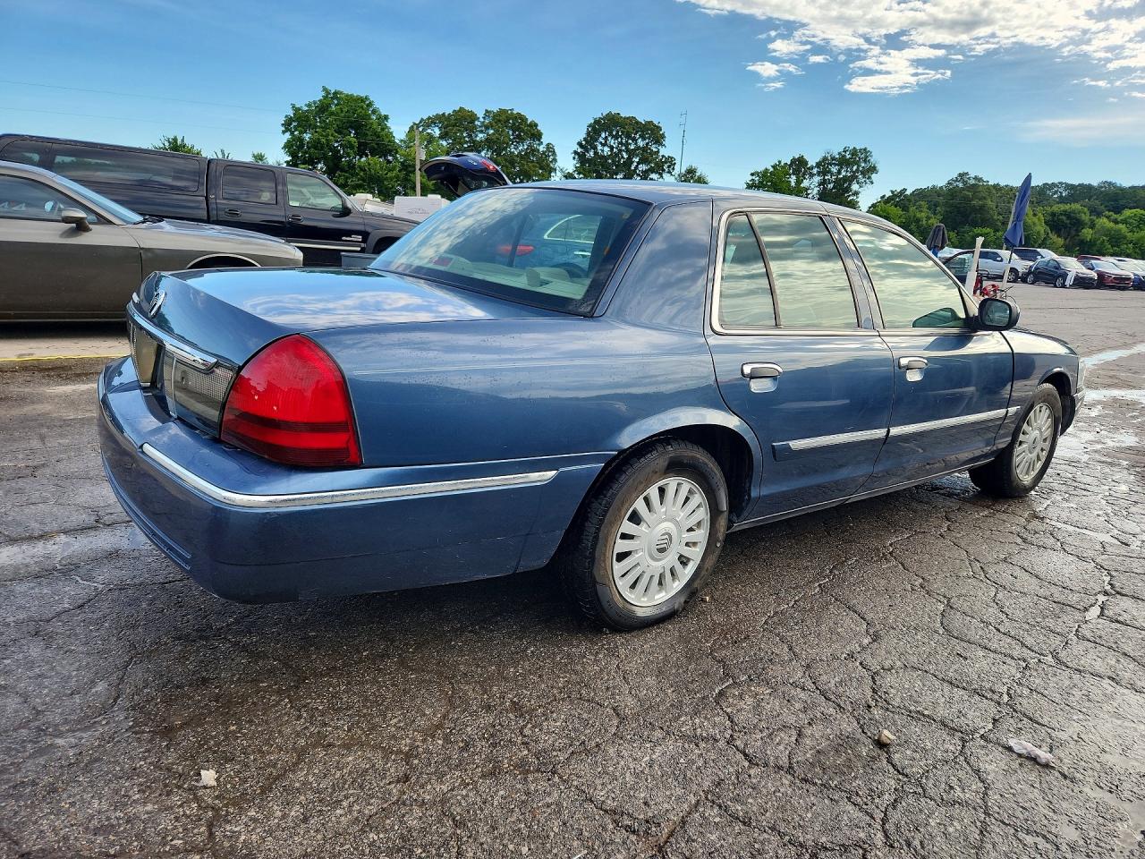2007 Mercury Grand Marquis Ls Blue vin: 2MEFM75V17X640658
