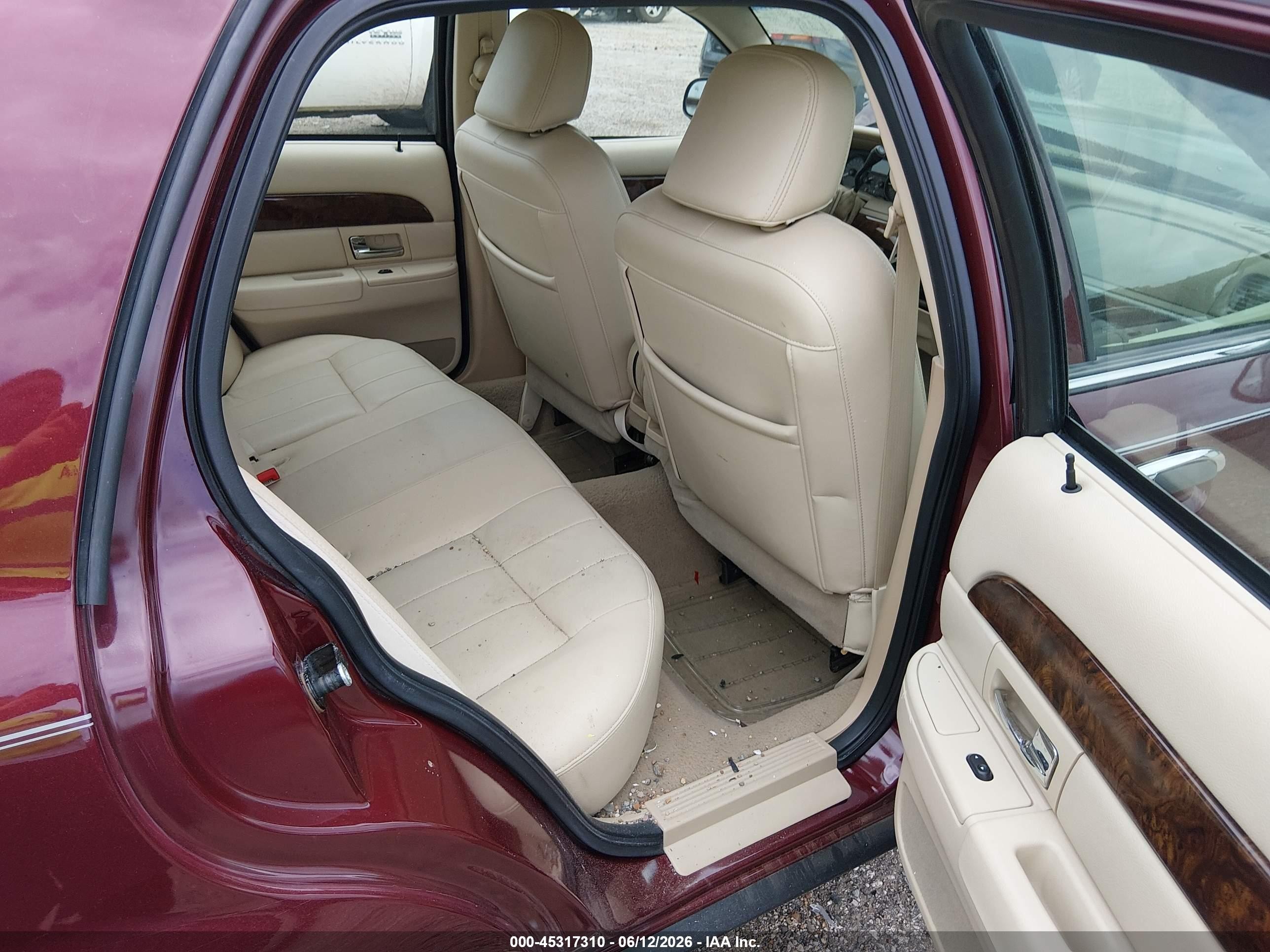 2008 Mercury Grand Marquis Ls Maroon vin: 2MEFM75V18X601859