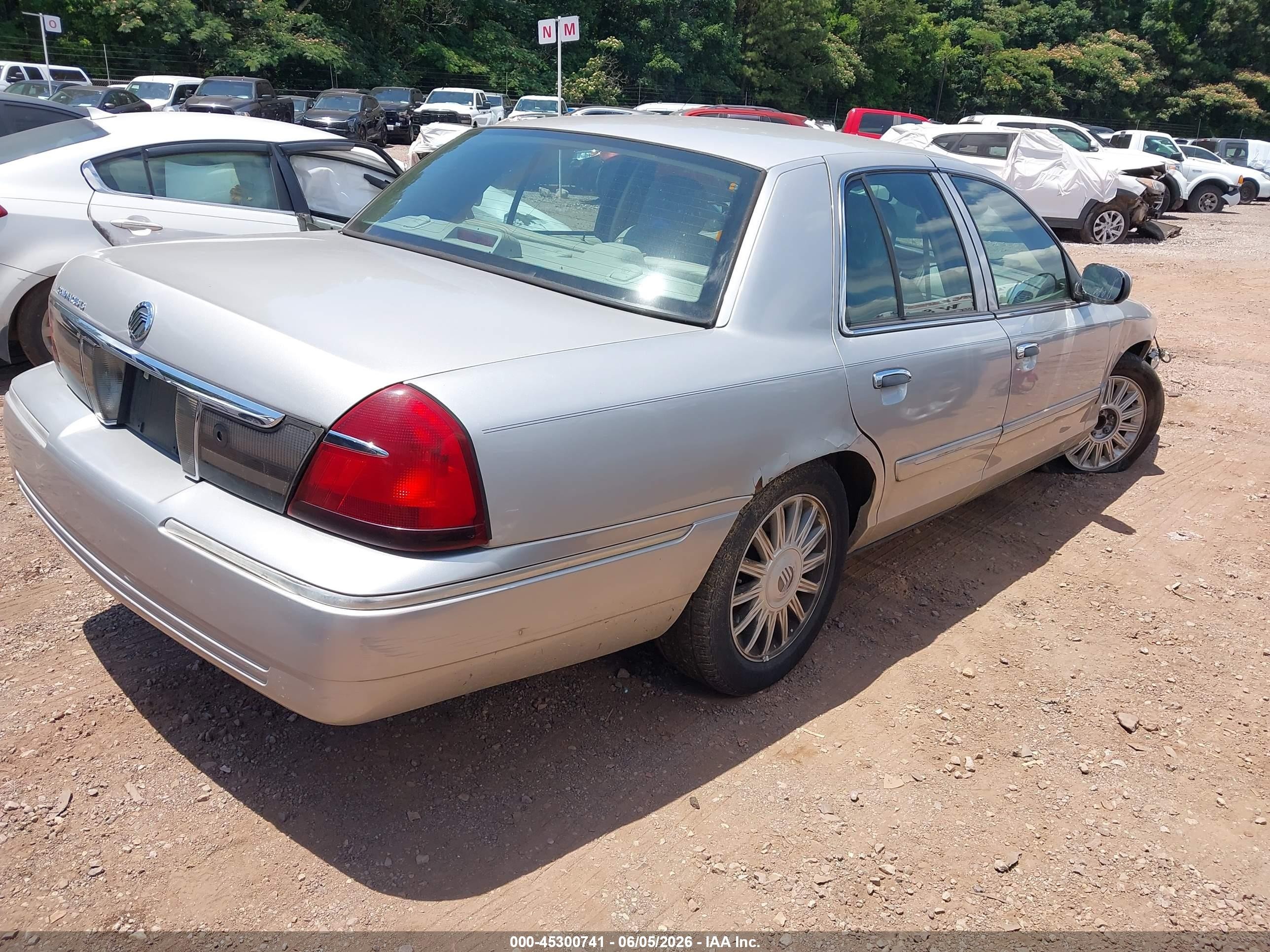 2008 Mercury Grand Marquis Ls Silver vin: 2MEFM75V18X645814