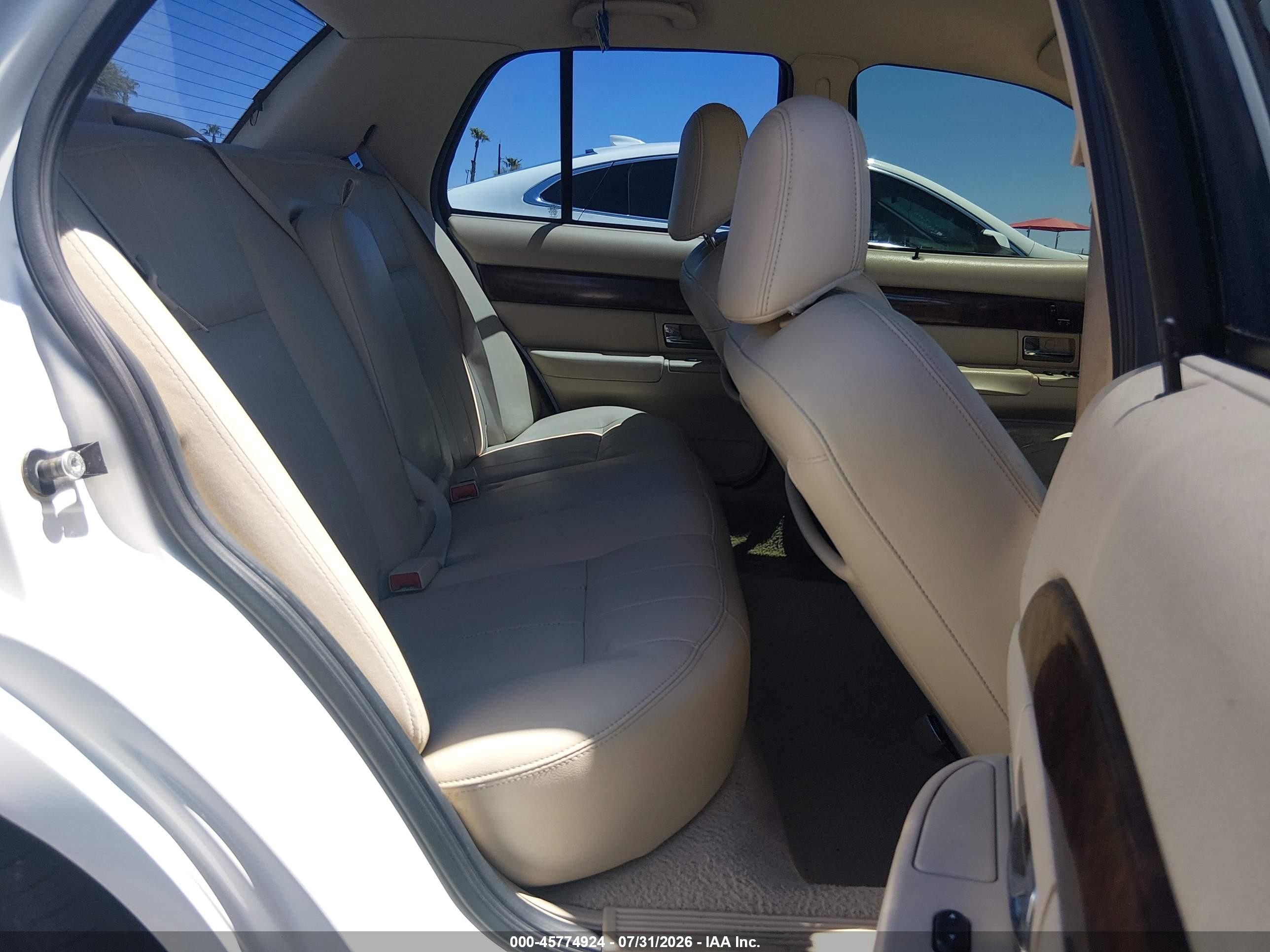 2006 Mercury Grand Marquis Ls White vin: 2MEFM75V26X634091