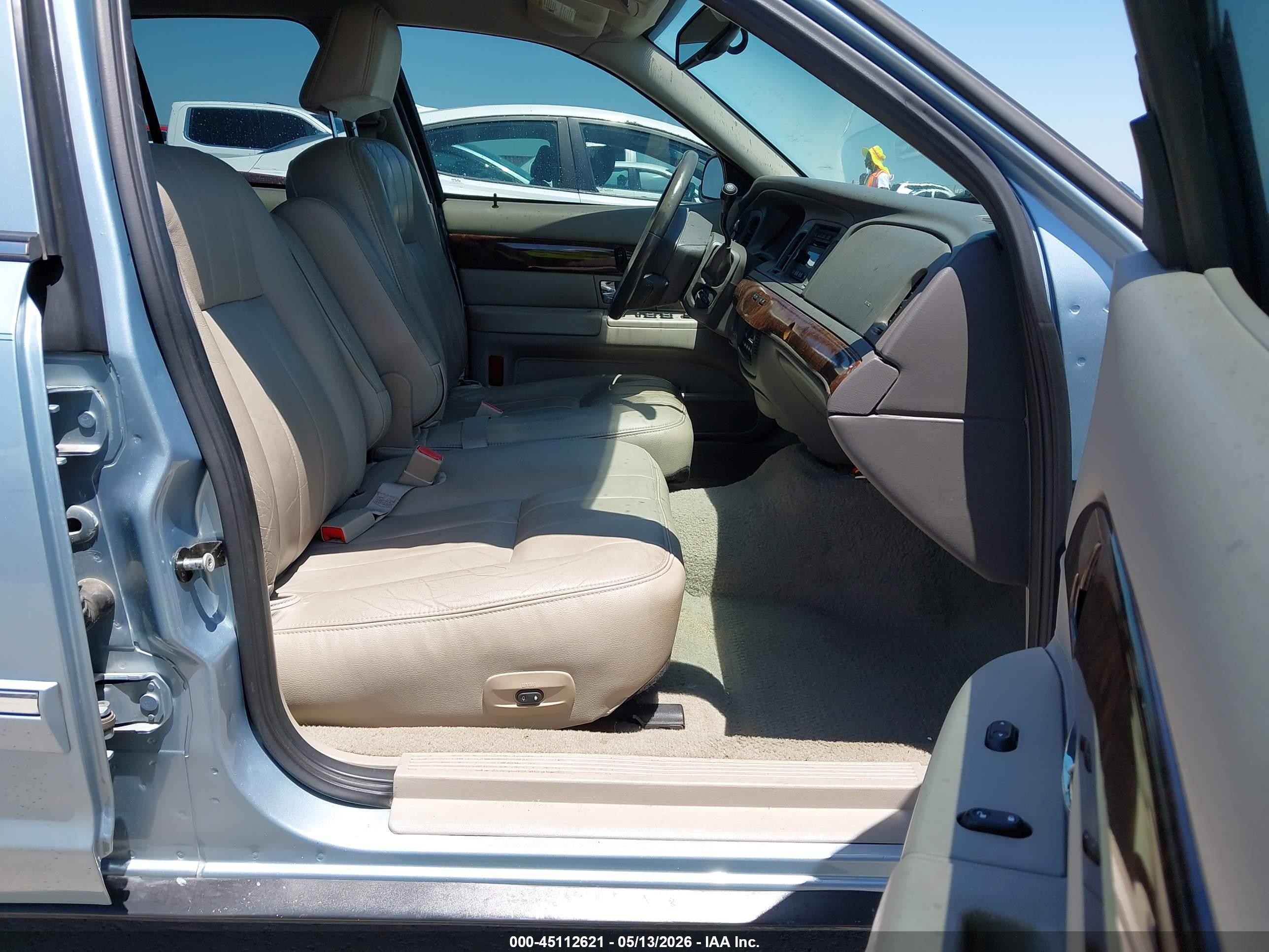 2008 Mercury Grand Marquis Ls Light Blue vin: 2MEFM75V28X600204
