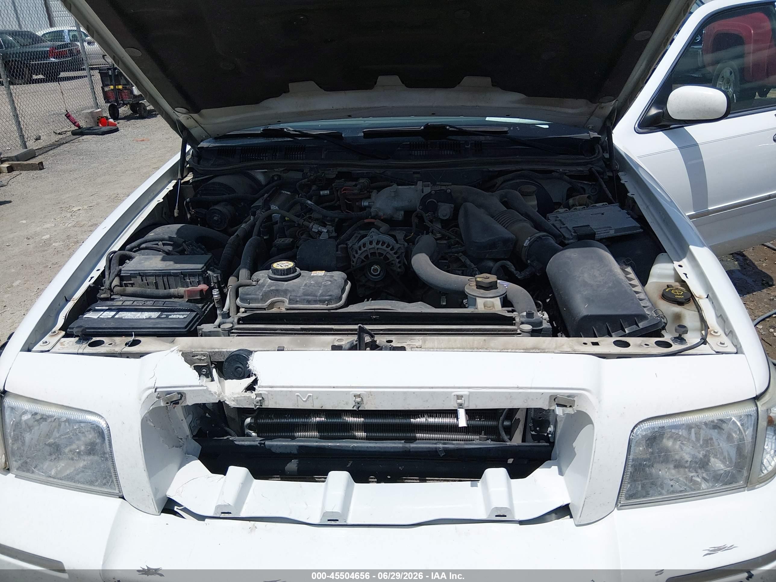 2008 Mercury Grand Marquis Ls White vin: 2MEFM75V28X623353