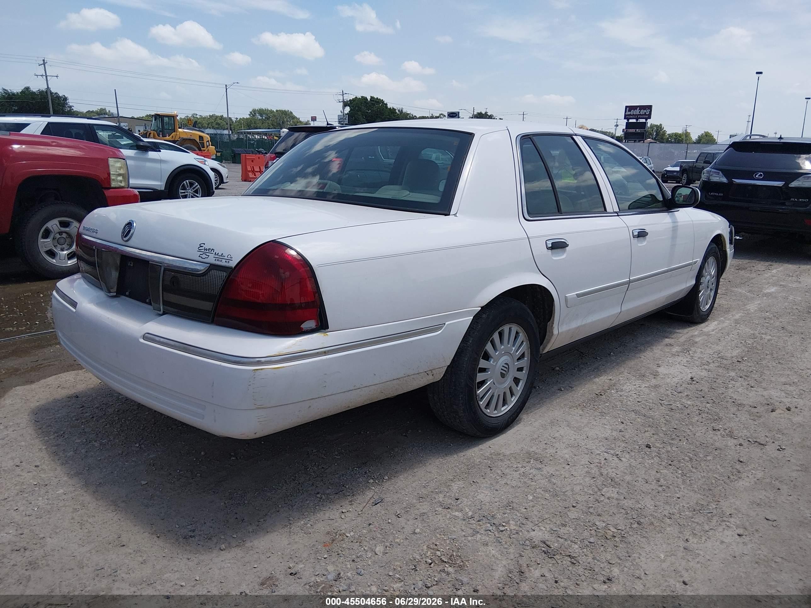 2008 Mercury Grand Marquis Ls White vin: 2MEFM75V28X623353