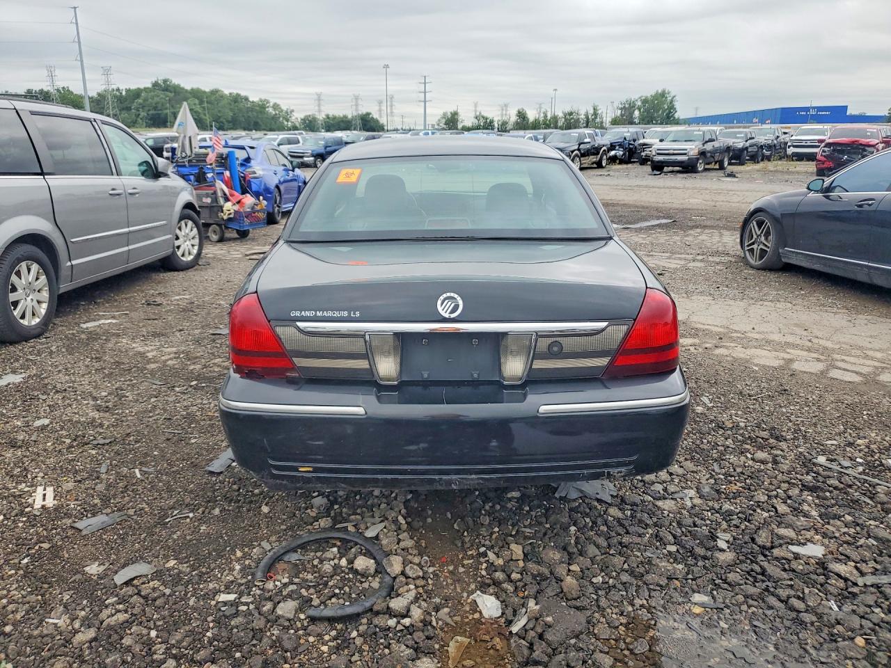 2008 Mercury Grand Marquis Ls Black vin: 2MEFM75V38X619263