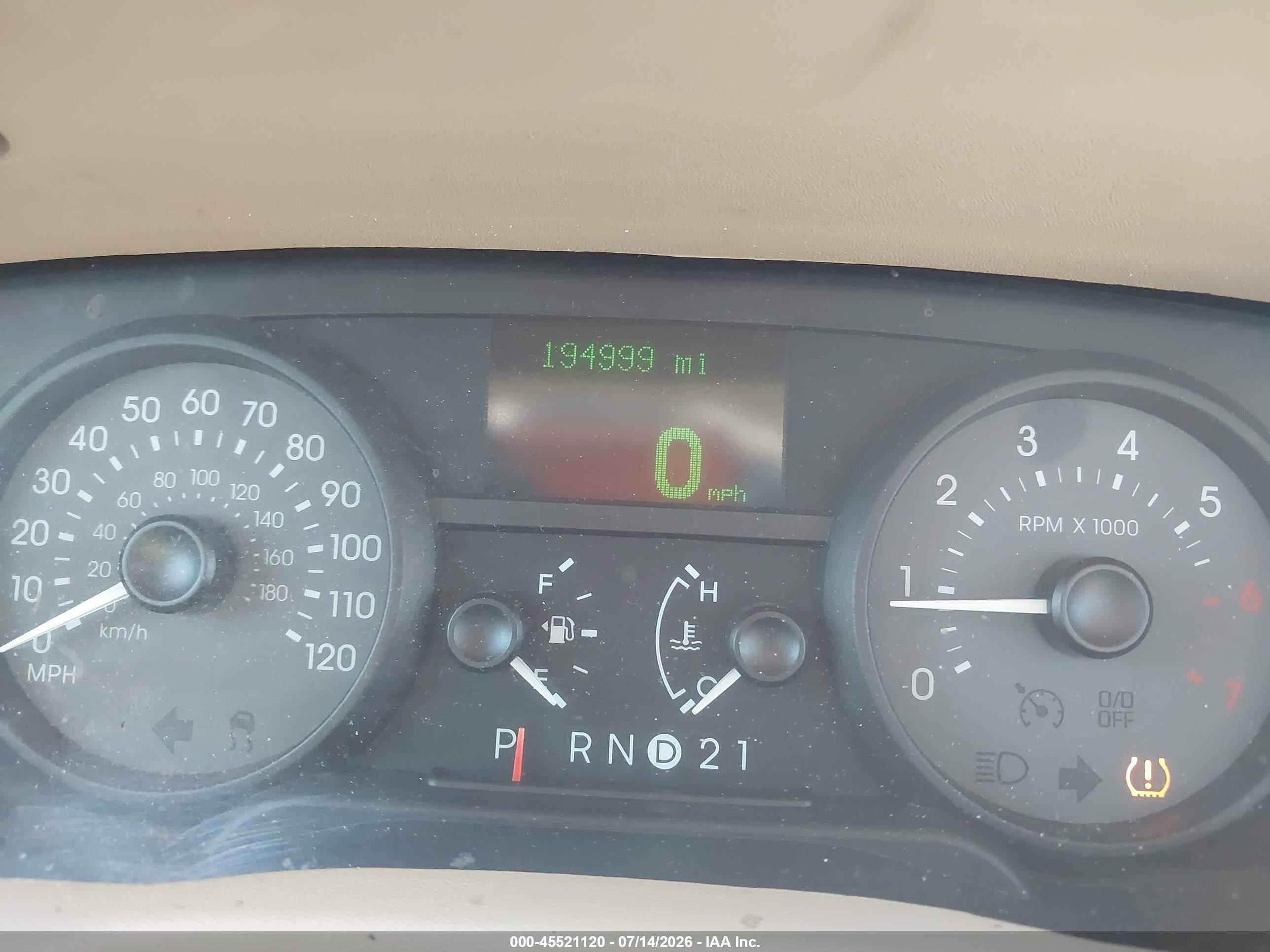 2008 Mercury Grand Marquis Ls Red vin: 2MEFM75V38X661786