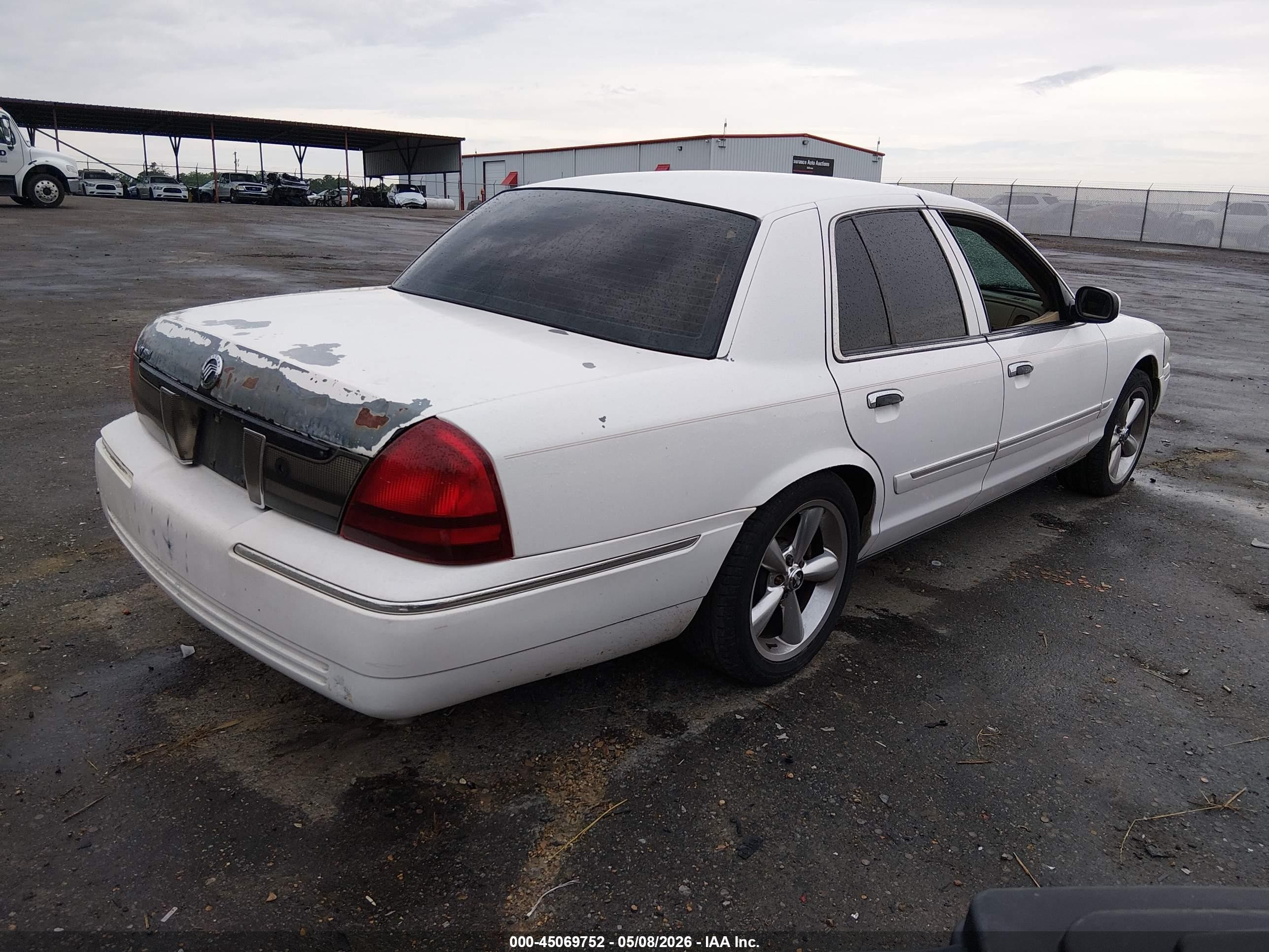 2007 Mercury Grand Marquis Ls White vin: 2MEFM75V47X643912