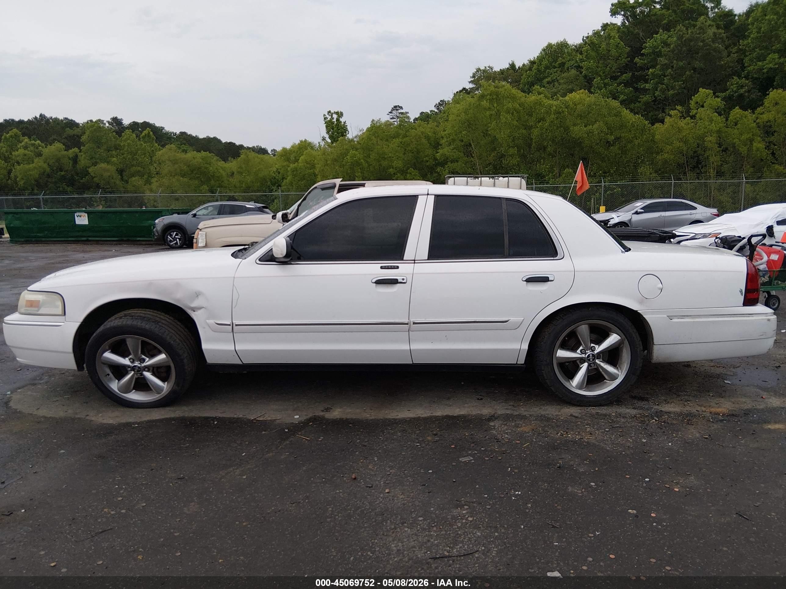 2007 Mercury Grand Marquis Ls White vin: 2MEFM75V47X643912