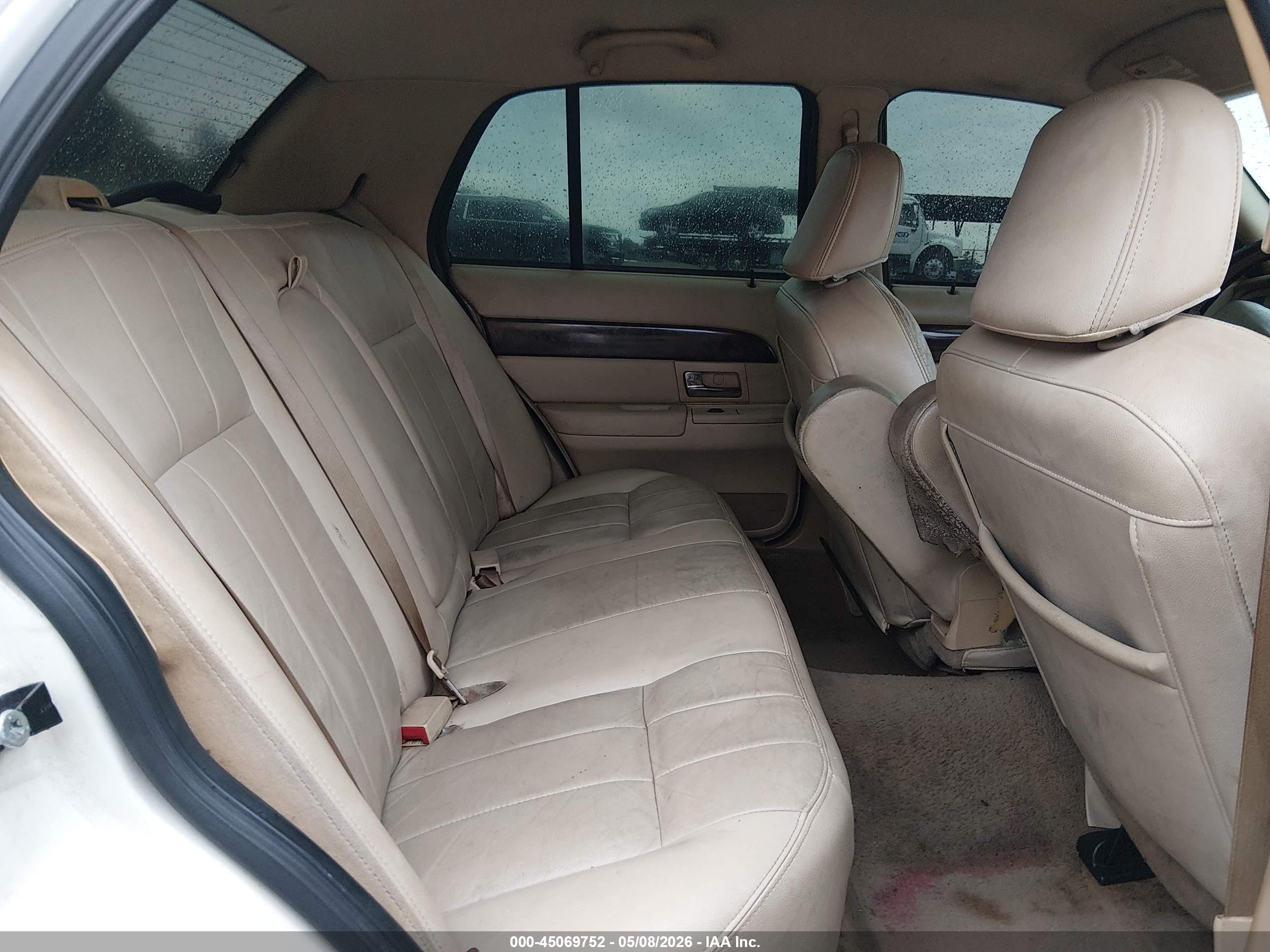2007 Mercury Grand Marquis Ls White vin: 2MEFM75V47X643912