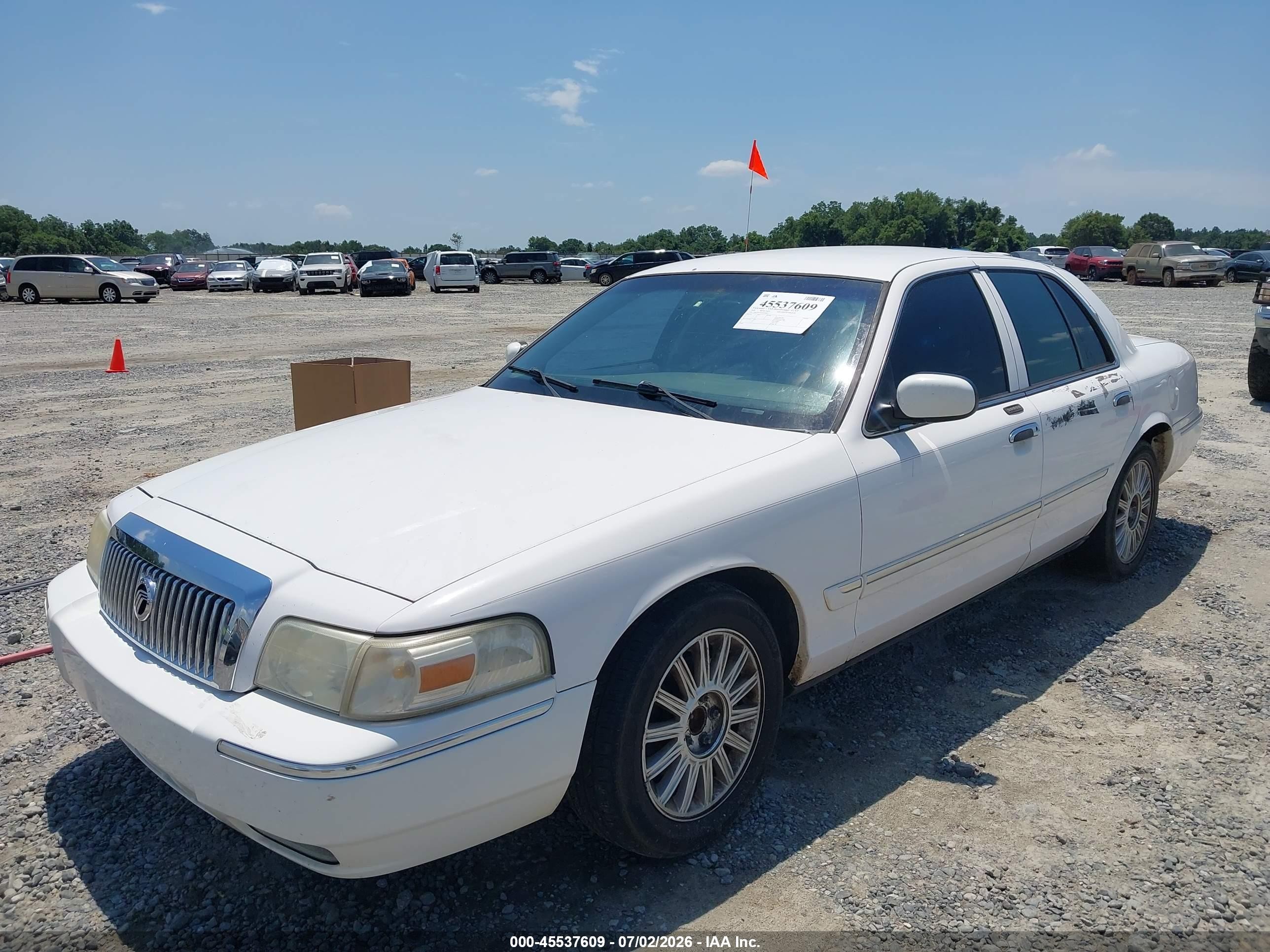 2008 Mercury Grand Marquis Ls White vin: 2MEFM75V48X645855