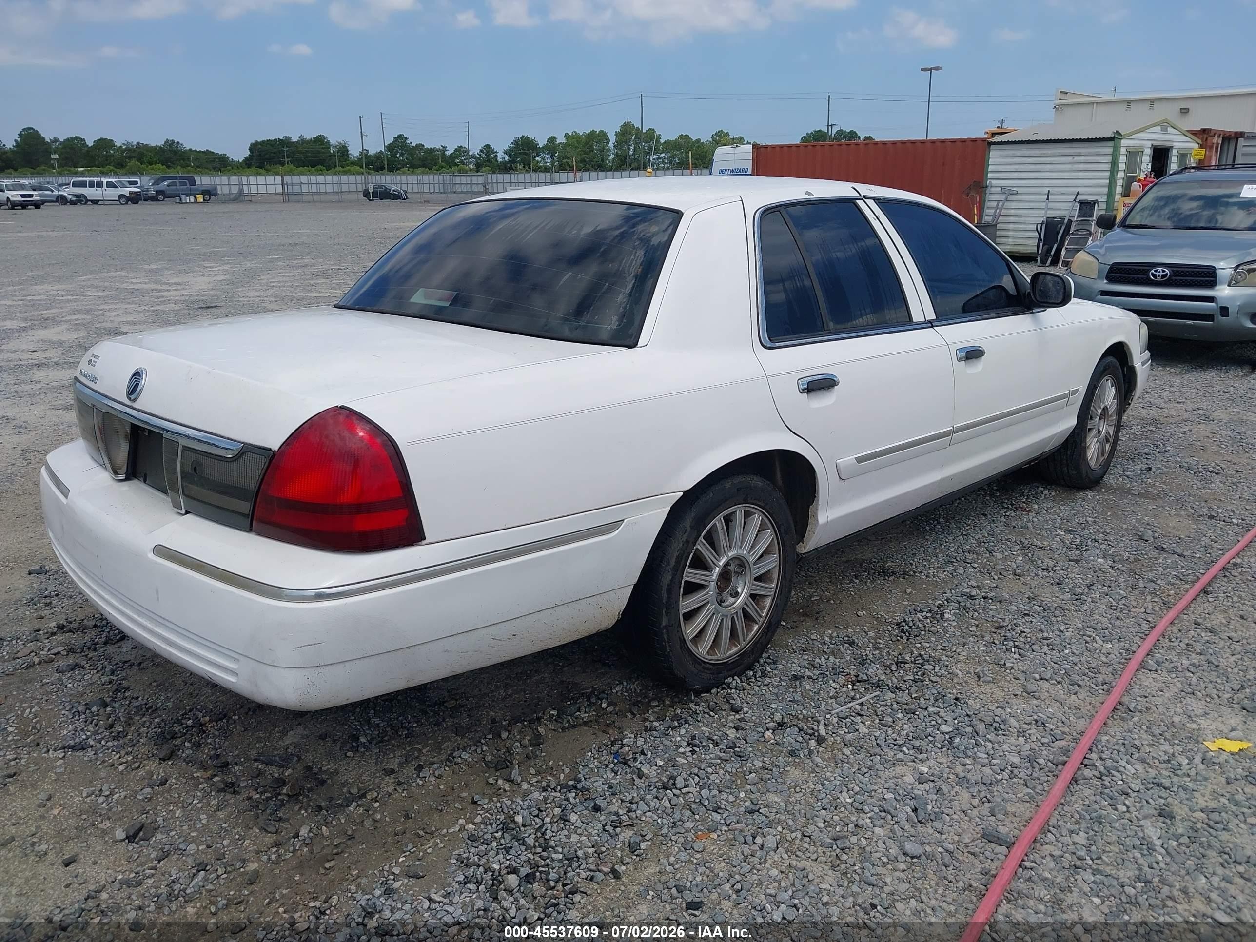 2008 Mercury Grand Marquis Ls White vin: 2MEFM75V48X645855