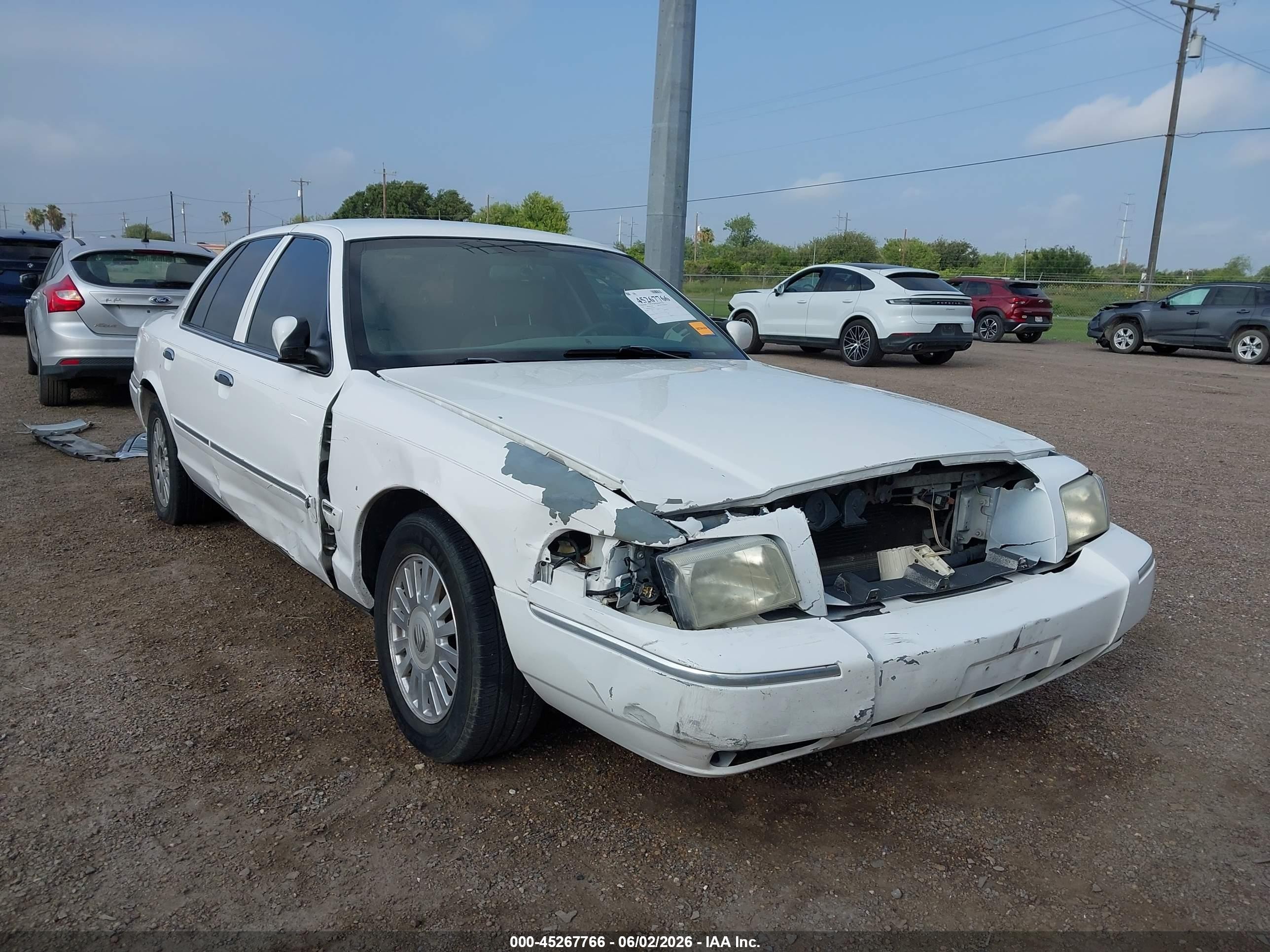 2008 Mercury Grand Marquis Ls White vin: 2MEFM75V58X635996