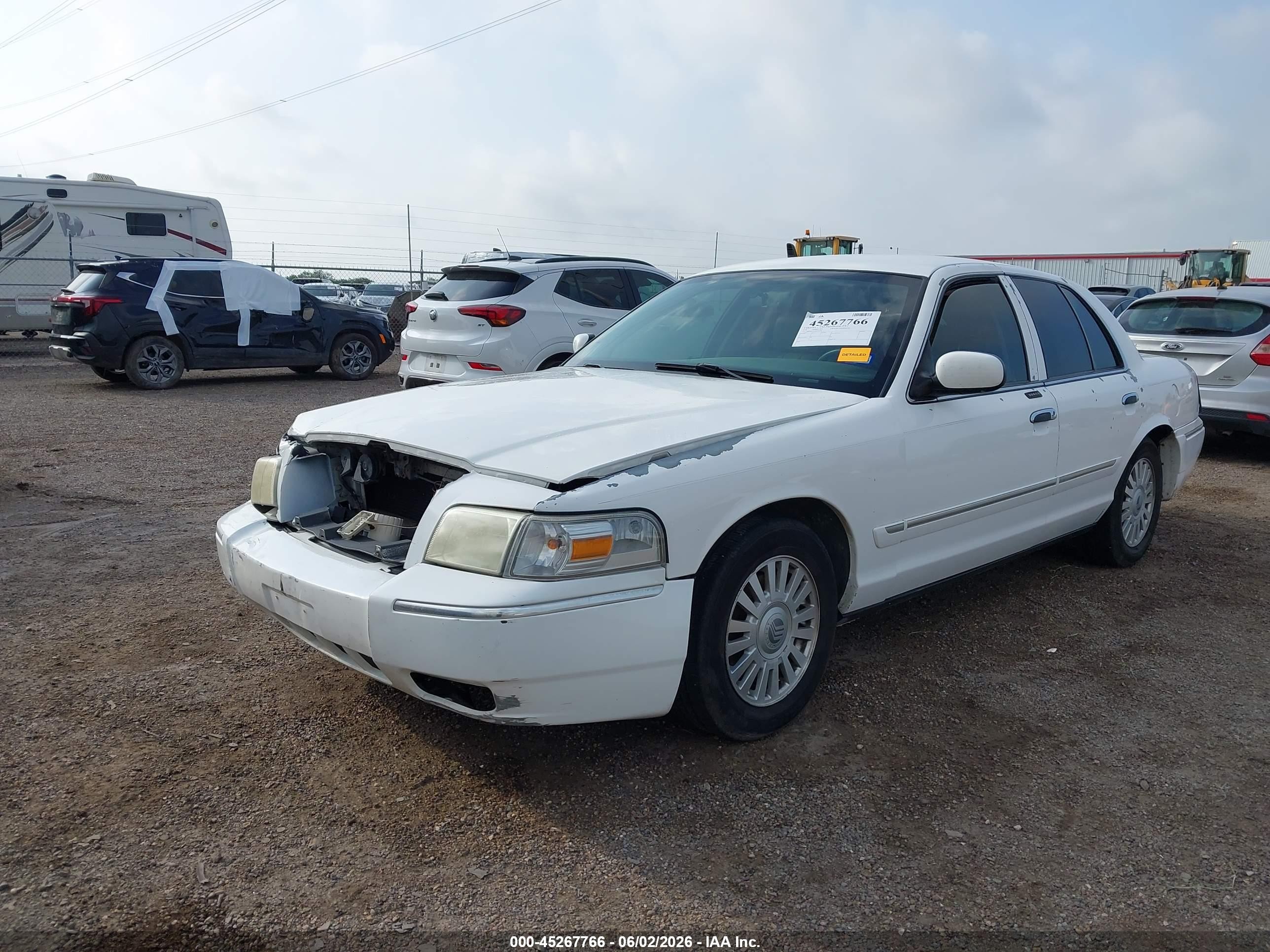 2008 Mercury Grand Marquis Ls White vin: 2MEFM75V58X635996