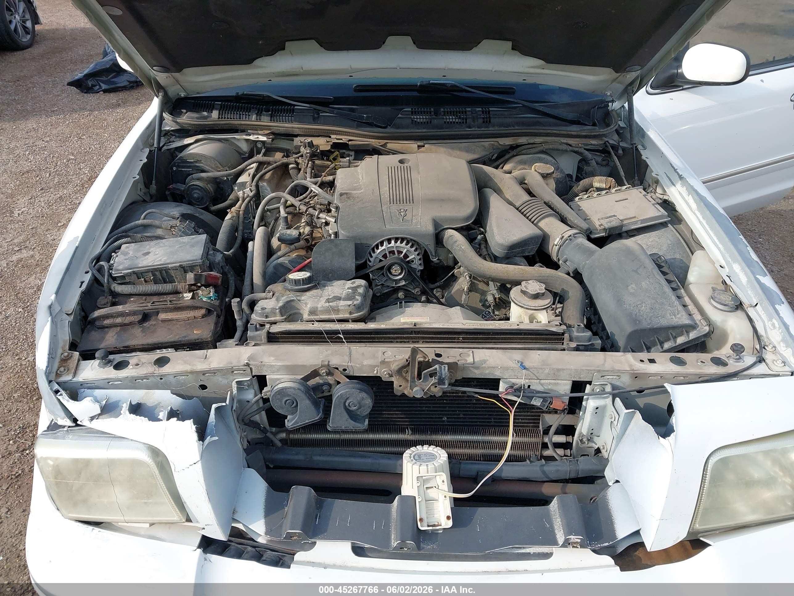 2008 Mercury Grand Marquis Ls White vin: 2MEFM75V58X635996