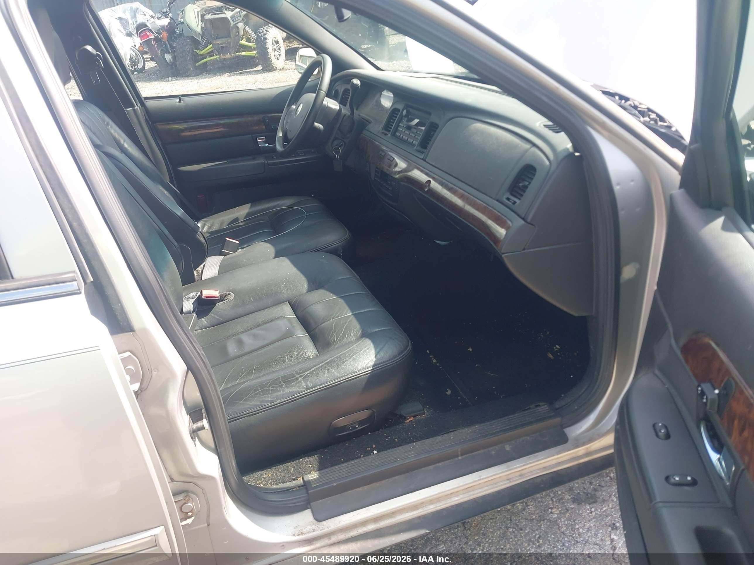 2007 Mercury Grand Marquis Ls Silver vin: 2MEFM75V67X615027
