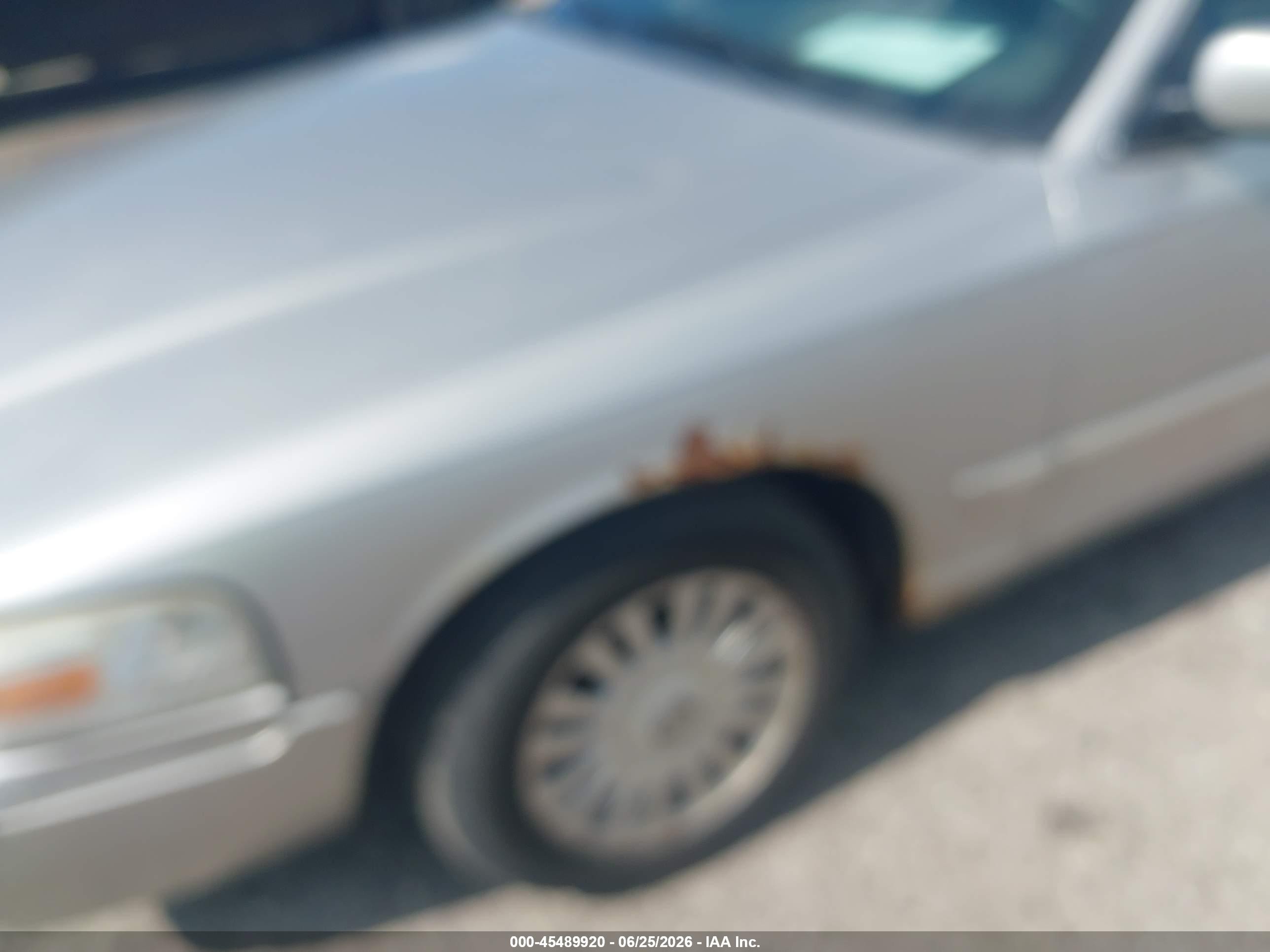 2007 Mercury Grand Marquis Ls Silver vin: 2MEFM75V67X615027
