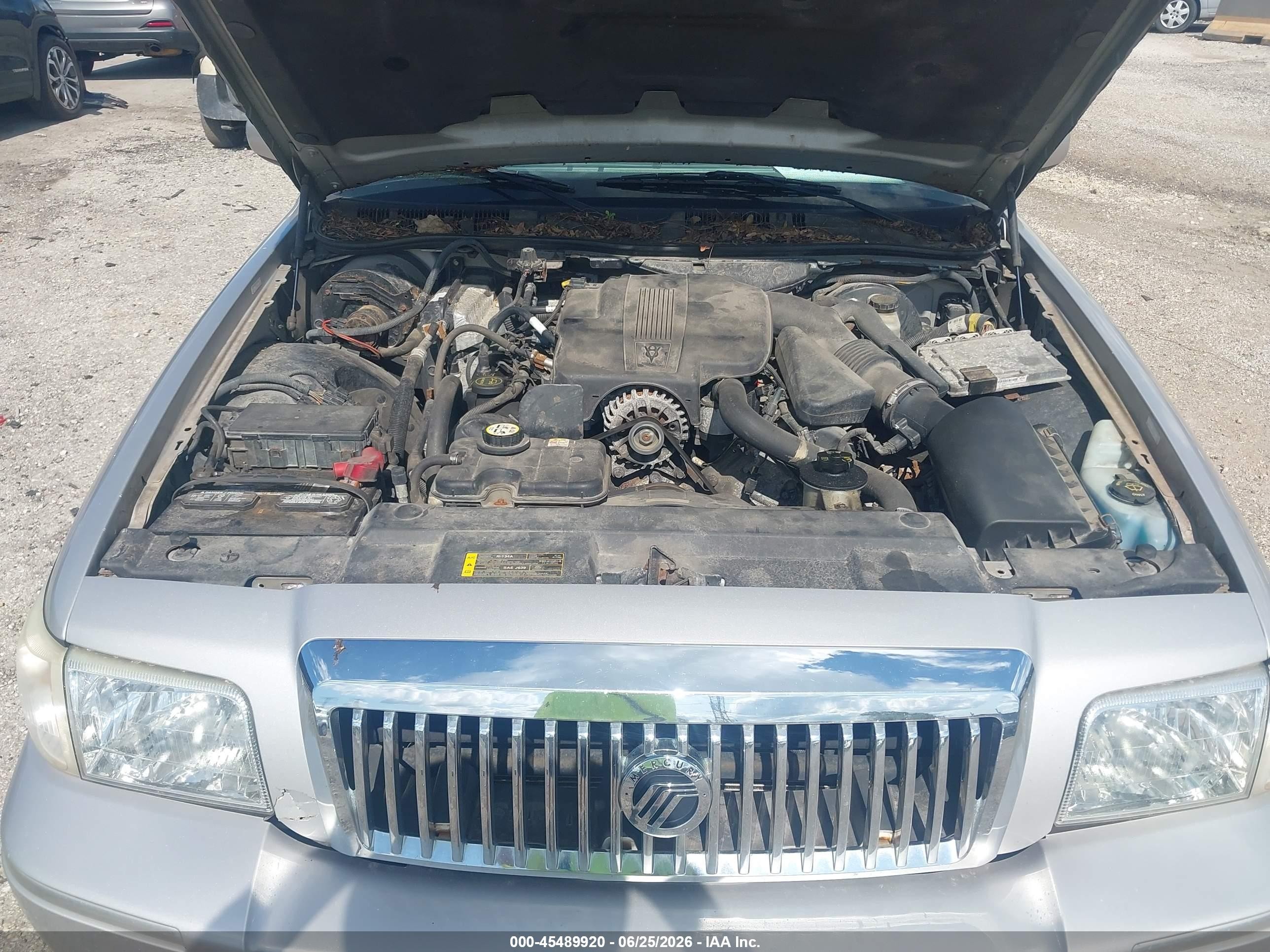 2007 Mercury Grand Marquis Ls Silver vin: 2MEFM75V67X615027