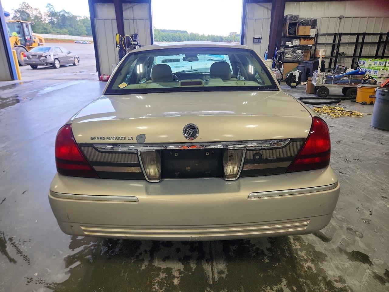 2007 Mercury Grand Marquis Ls Silver vin: 2MEFM75V67X631454