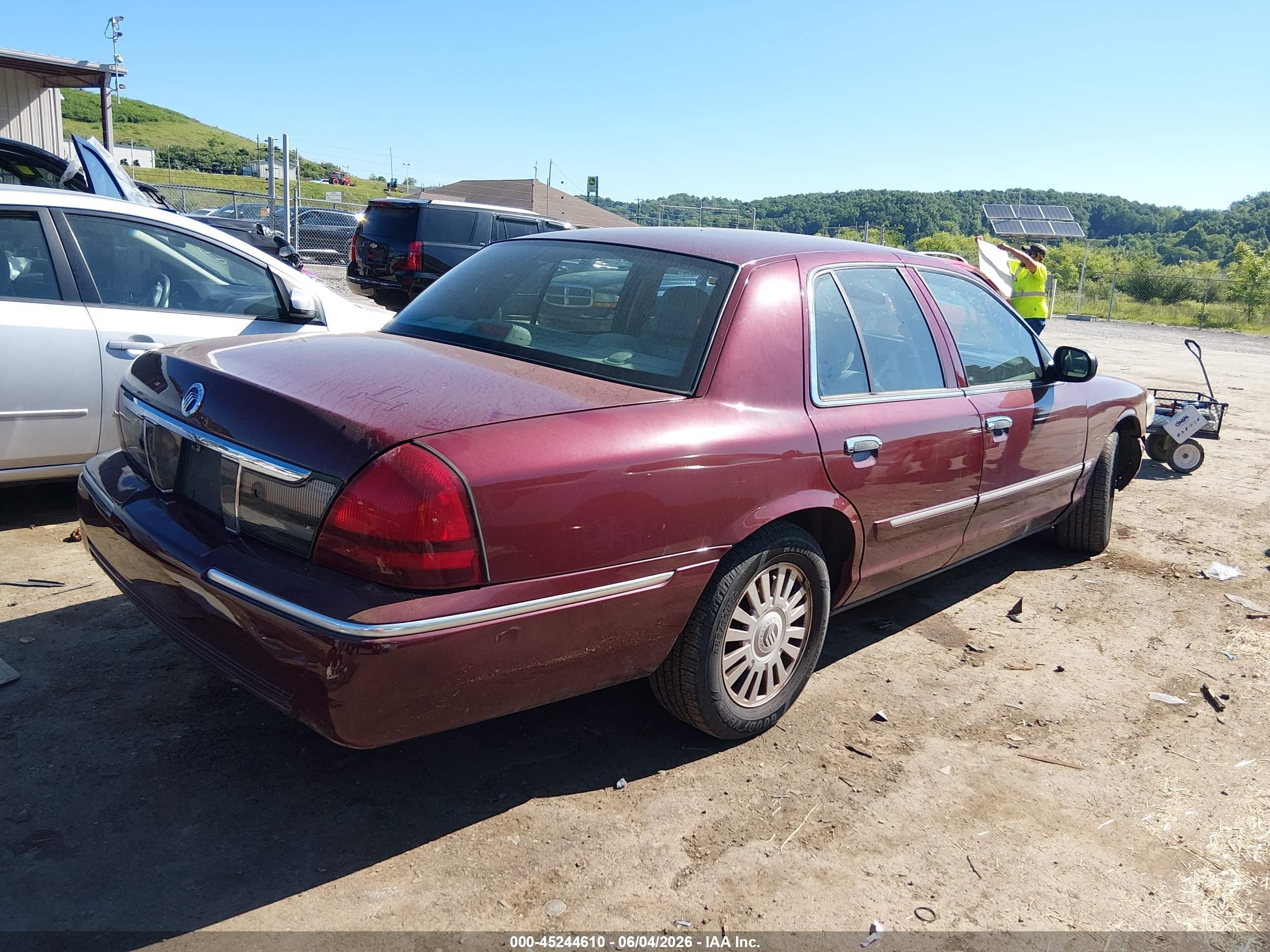 2007 Mercury Grand Marquis Ls Burgundy vin: 2MEFM75V77X610807