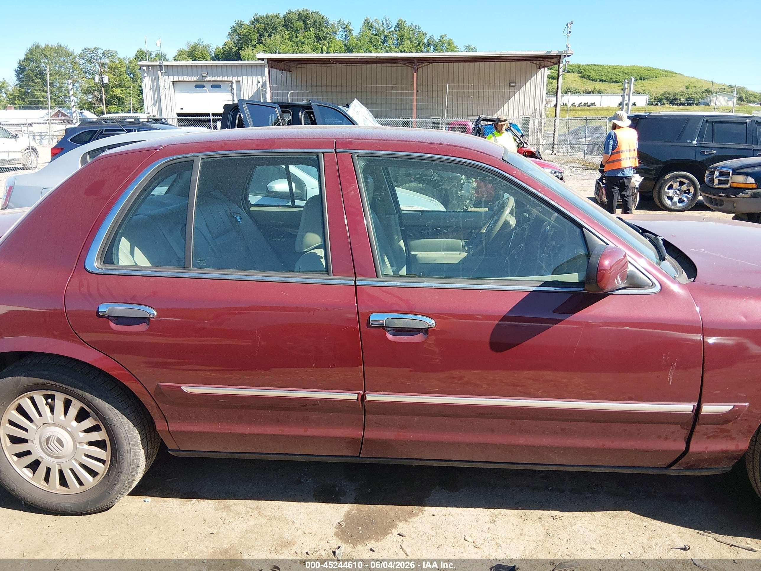 2007 Mercury Grand Marquis Ls Burgundy vin: 2MEFM75V77X610807