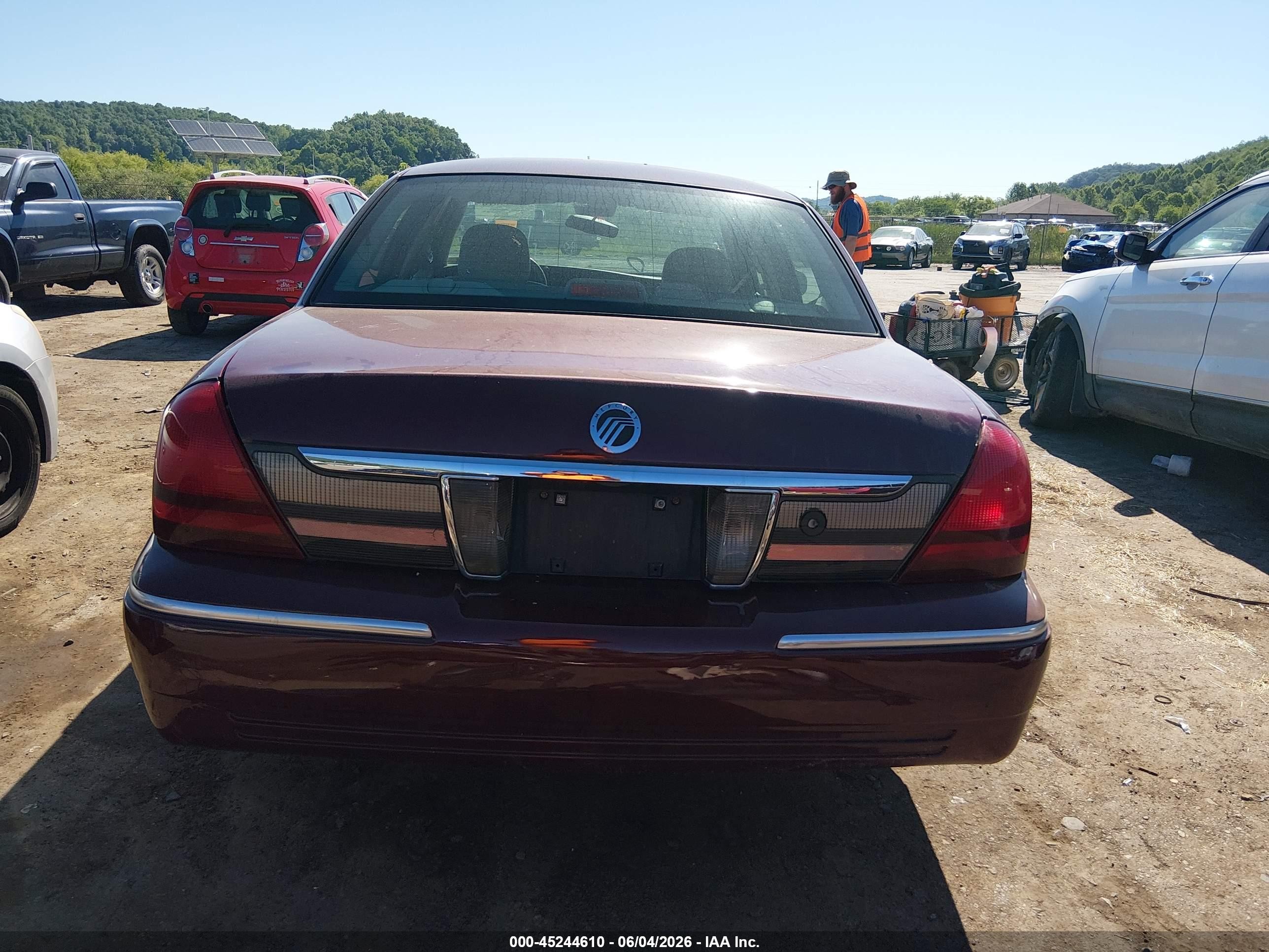 2007 Mercury Grand Marquis Ls Burgundy vin: 2MEFM75V77X610807