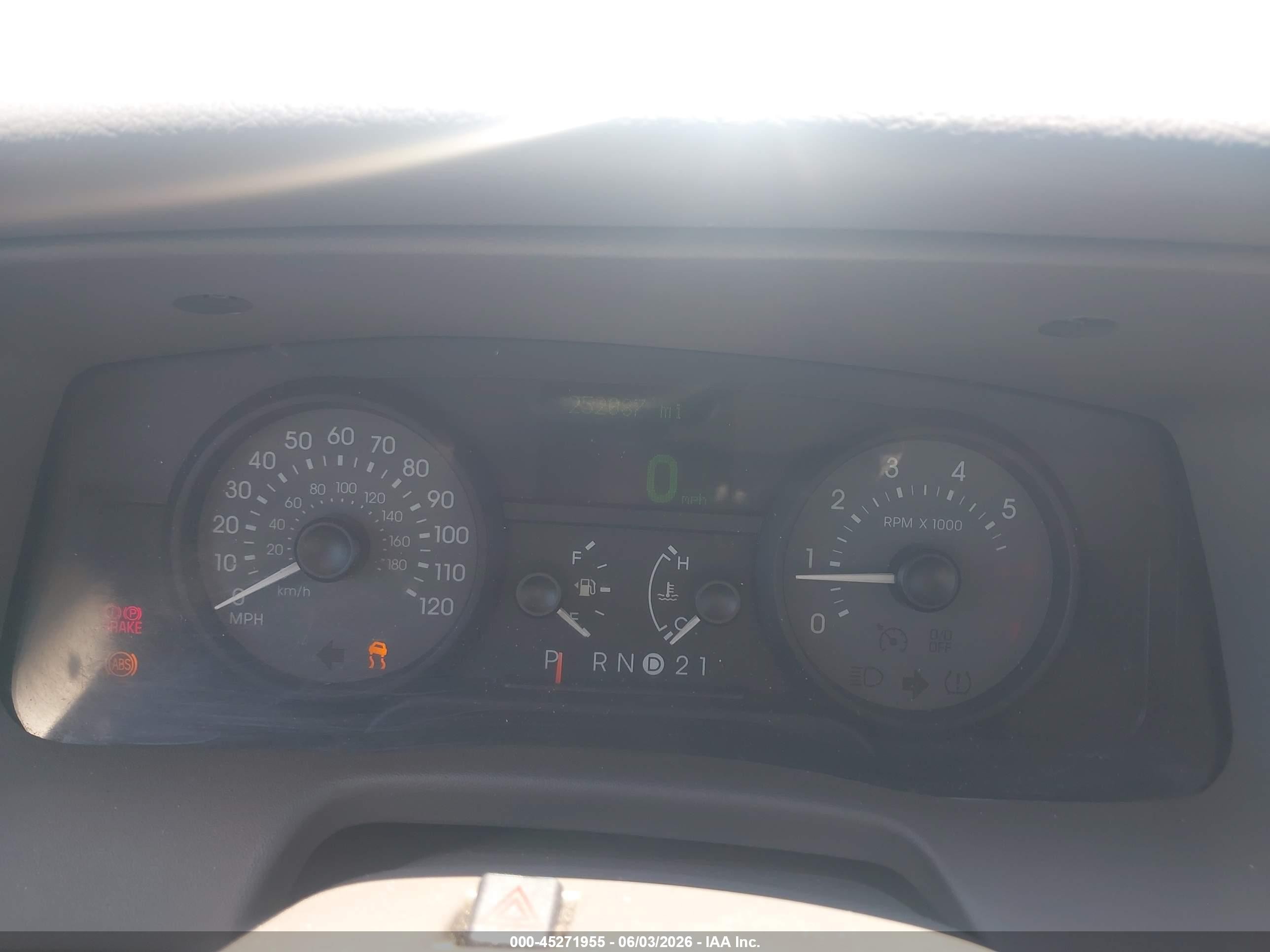 2007 Mercury Grand Marquis Ls Silver vin: 2MEFM75V77X619930
