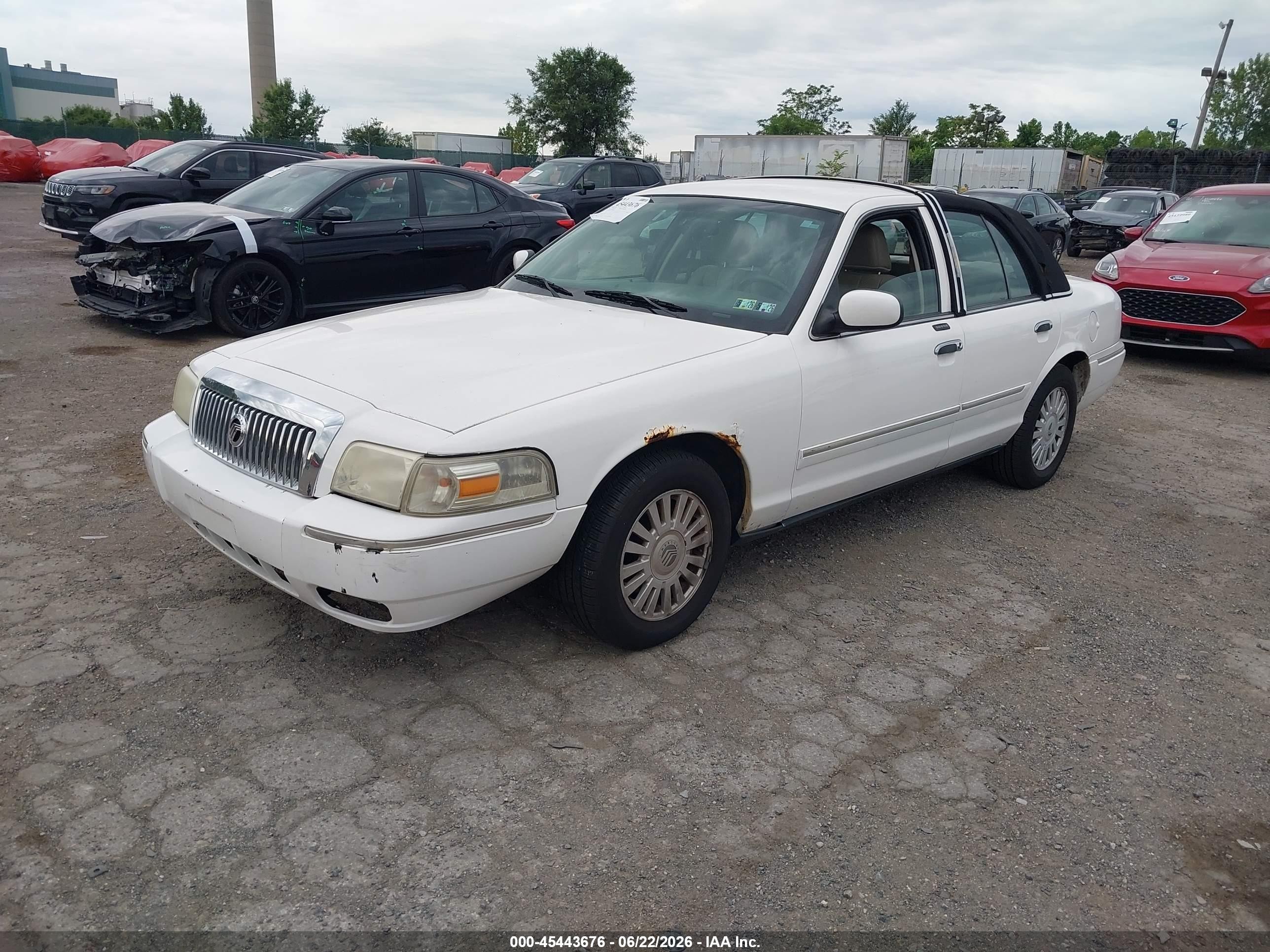 2008 Mercury Grand Marquis Ls White vin: 2MEFM75V88X600854