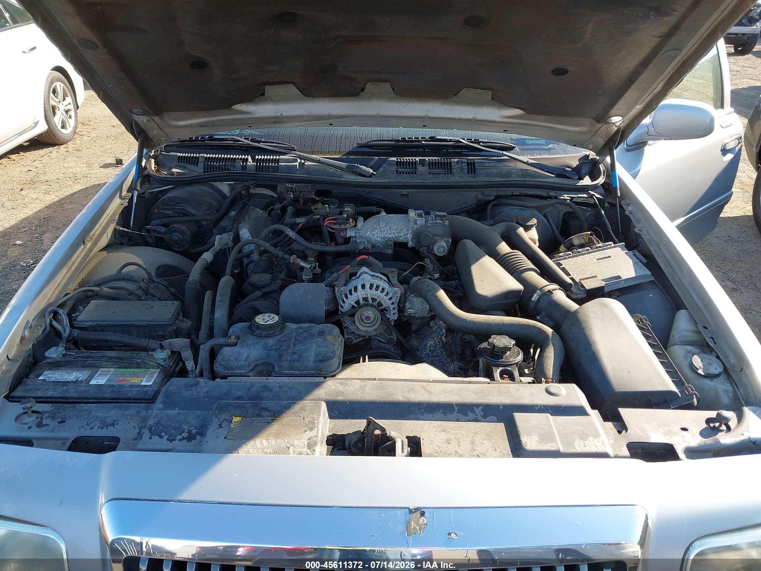 2008 Mercury Grand Marquis Ls Silver vin: 2MEFM75V88X662187