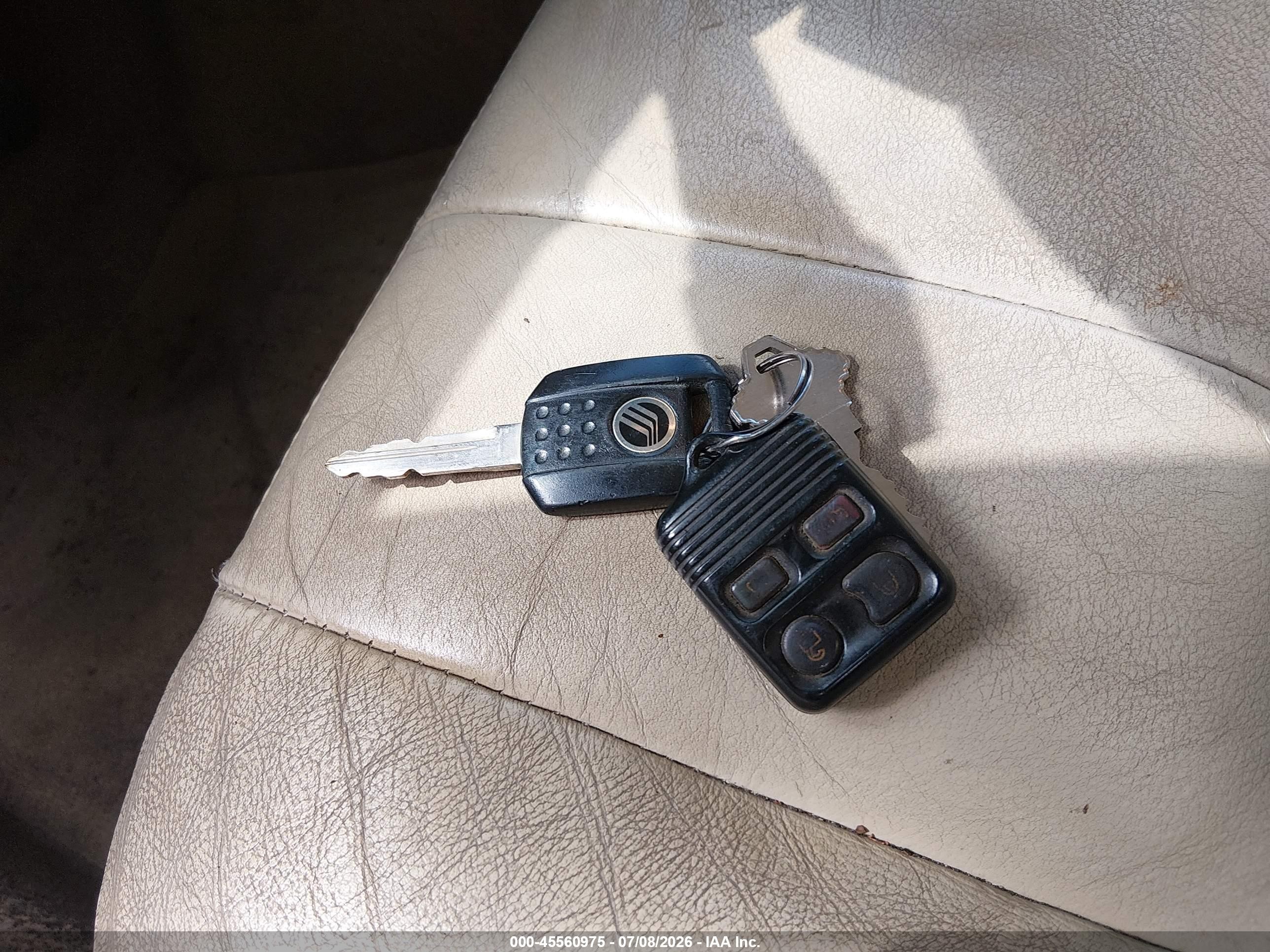 2007 Mercury Grand Marquis Ls Желто-коричневый vin: 2MEFM75V97X628368