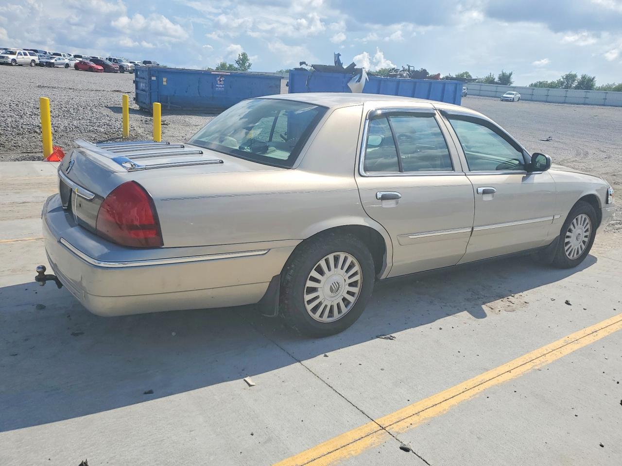 2007 Mercury Gr Marquis Silver vin: 2MEFM75V97X629696