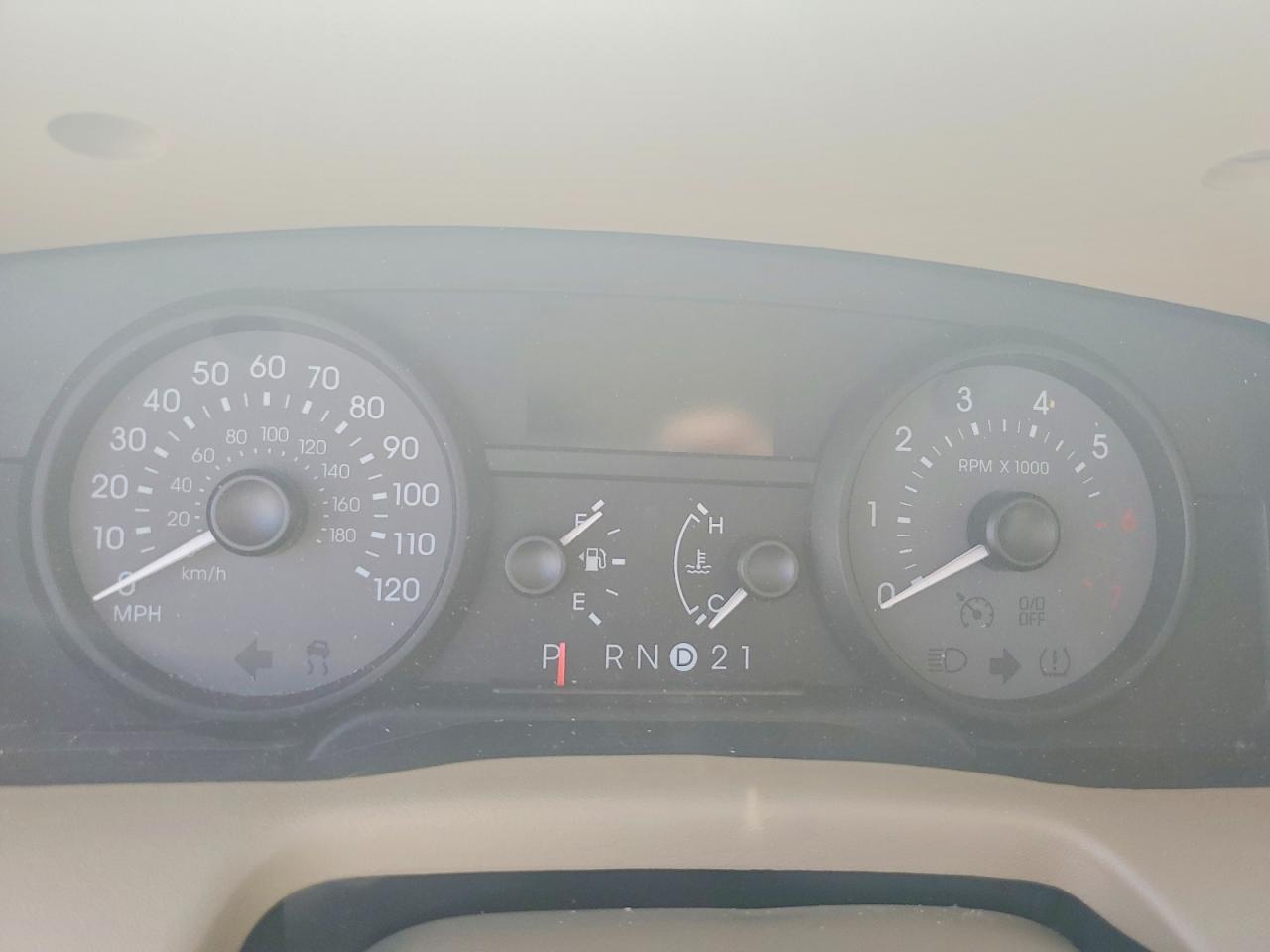 2007 Mercury Gr Marquis Silver vin: 2MEFM75V97X629696