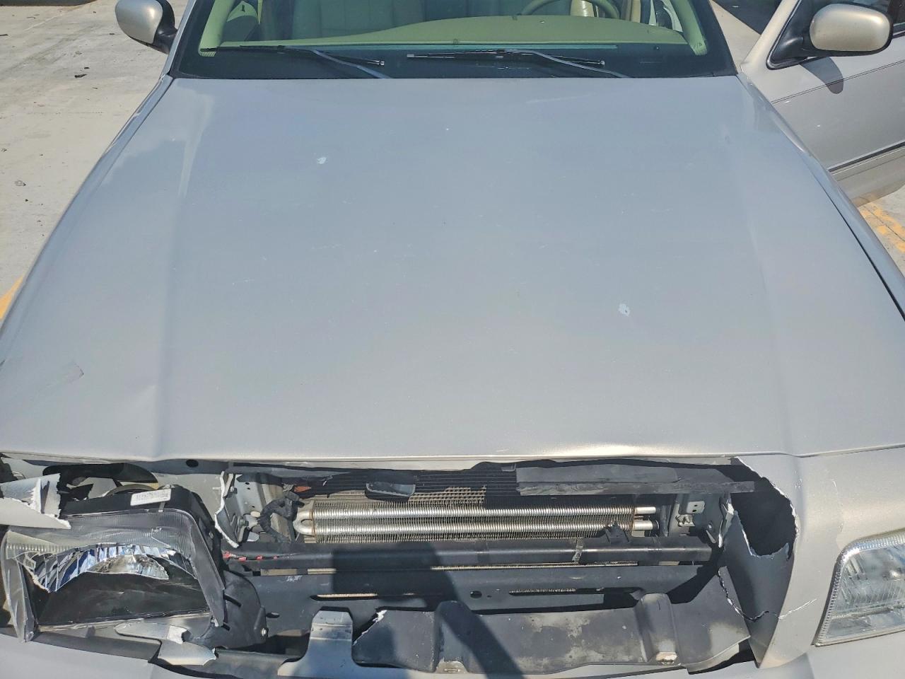 2007 Mercury Gr Marquis Silver vin: 2MEFM75V97X629696