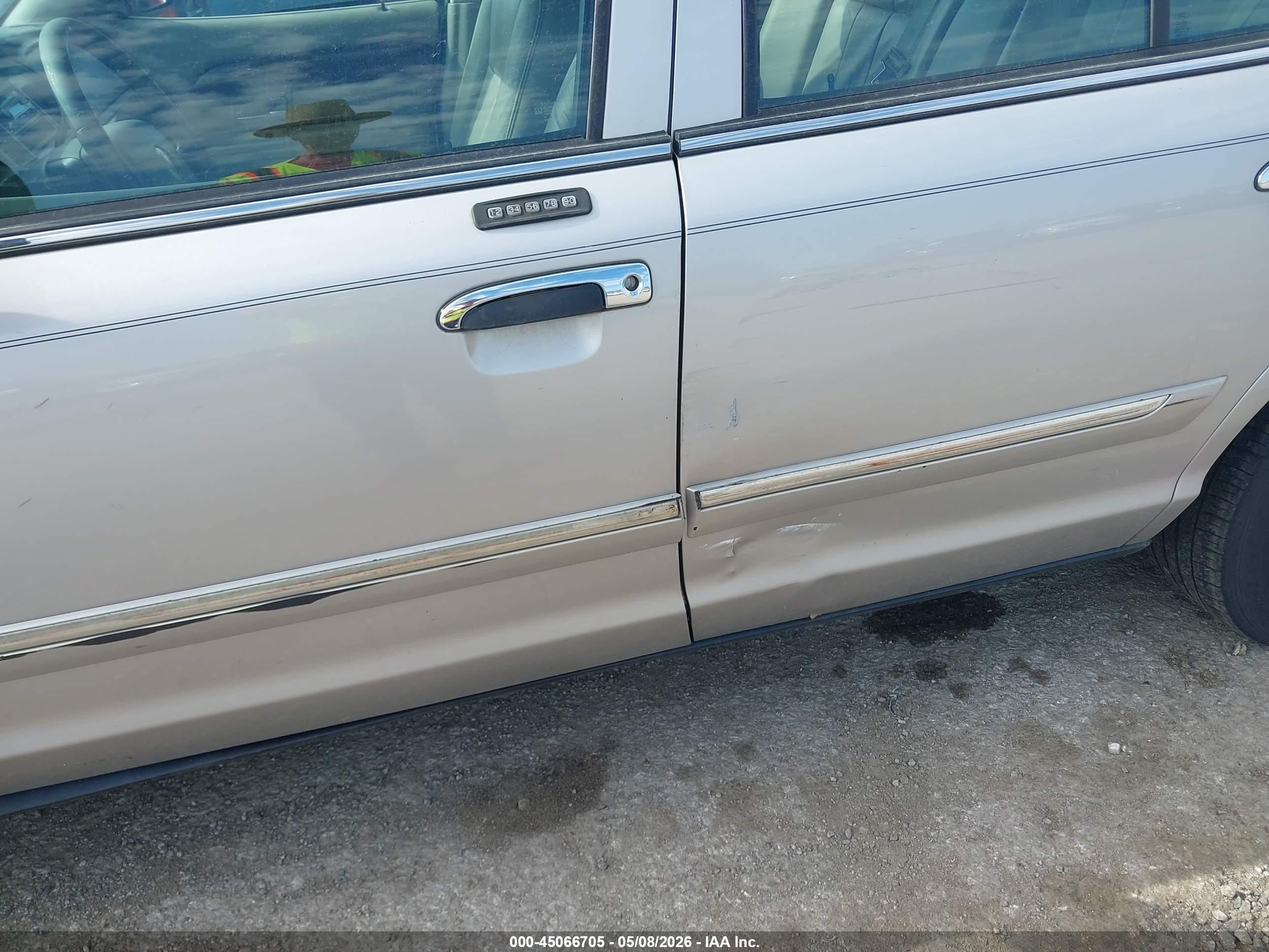 2008 Mercury Grand Marquis Ls Silver vin: 2MEFM75V98X606890