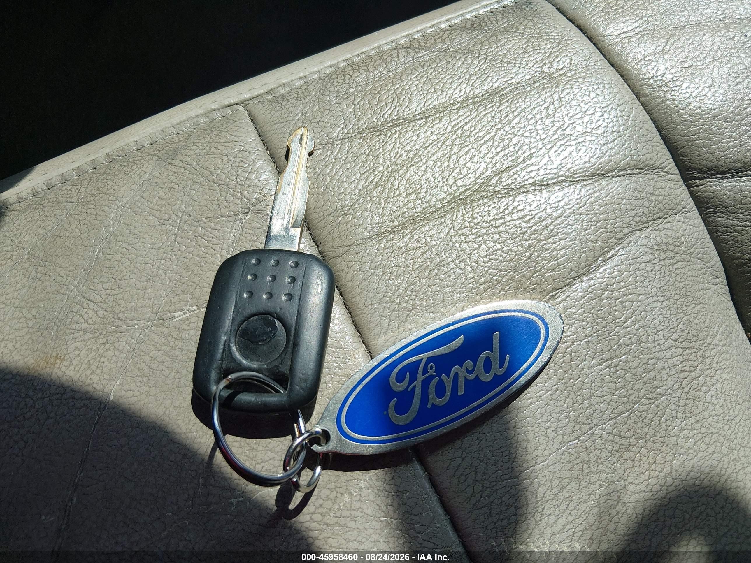 2008 Mercury Grand Marquis Ls Серый vin: 2MEFM75V98X628288
