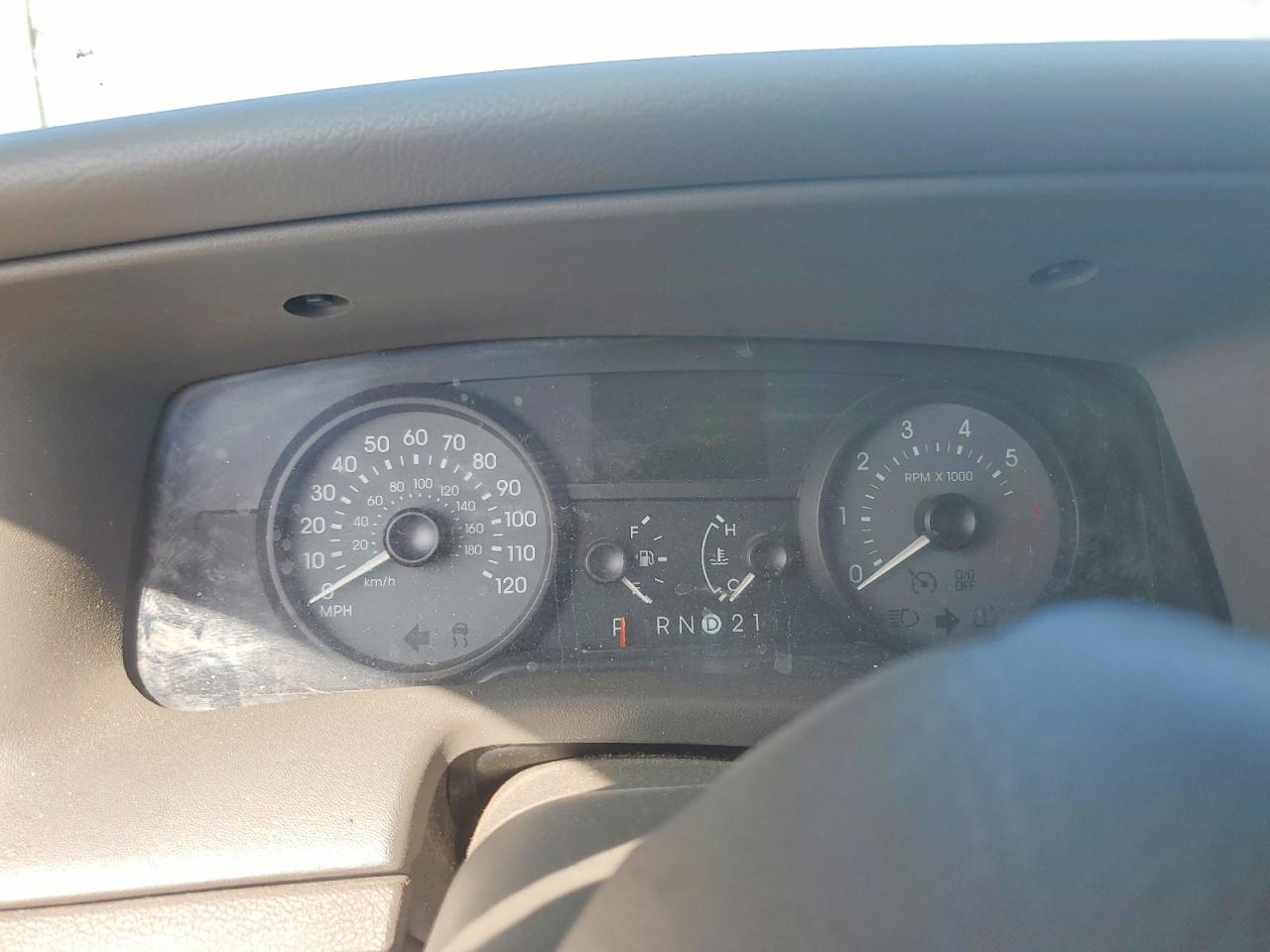 2008 Mercury Grand Marquis Ls White vin: 2MEFM75V98X630638