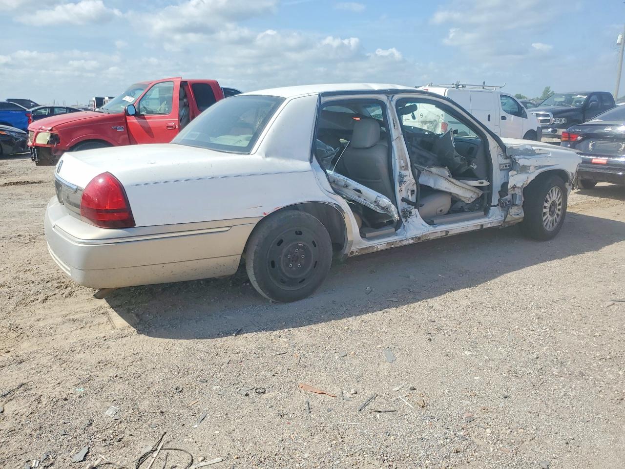2008 Mercury Grand Marquis Ls White vin: 2MEFM75V98X630638
