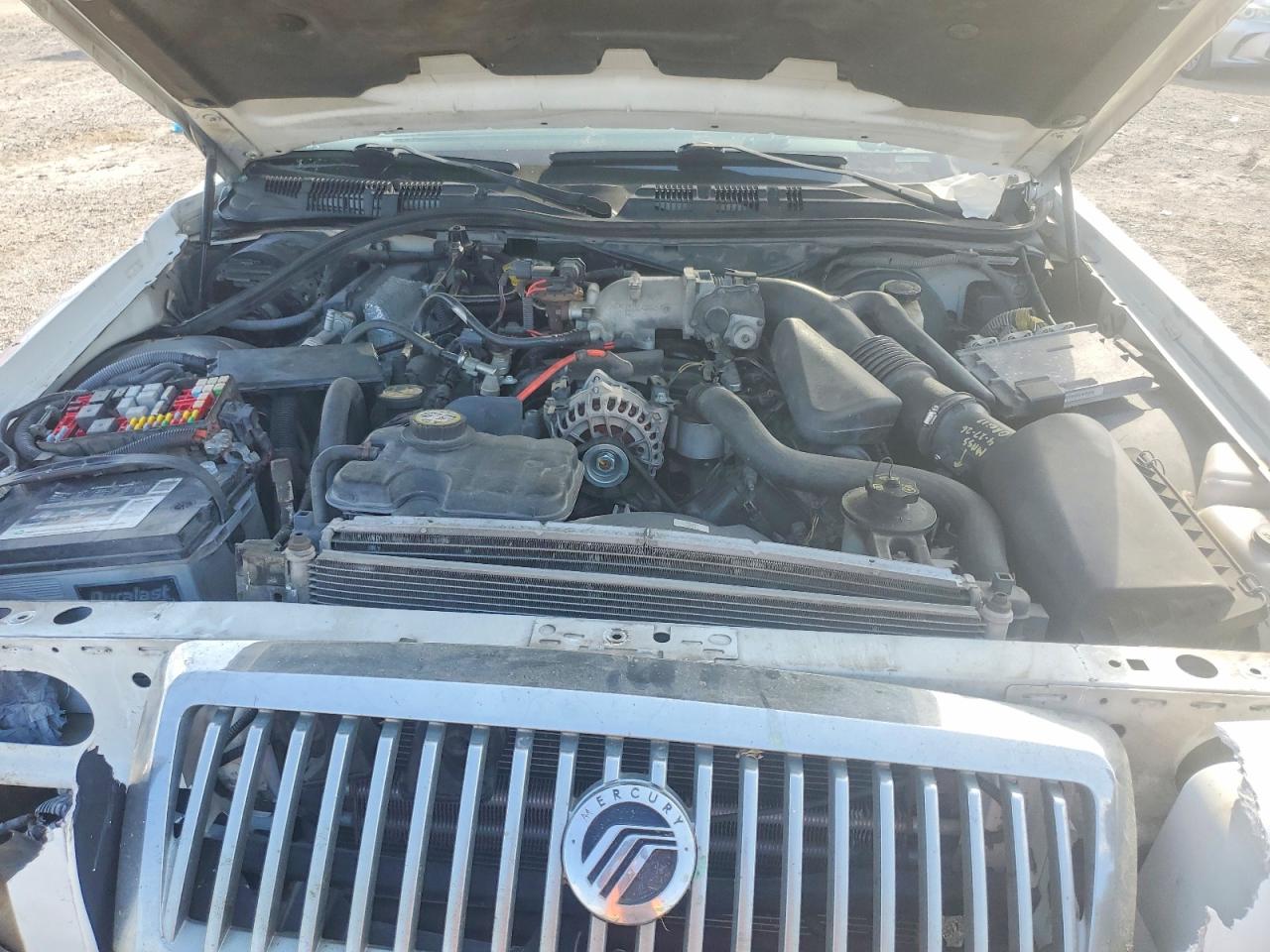 2008 Mercury Grand Marquis Ls White vin: 2MEFM75V98X630638