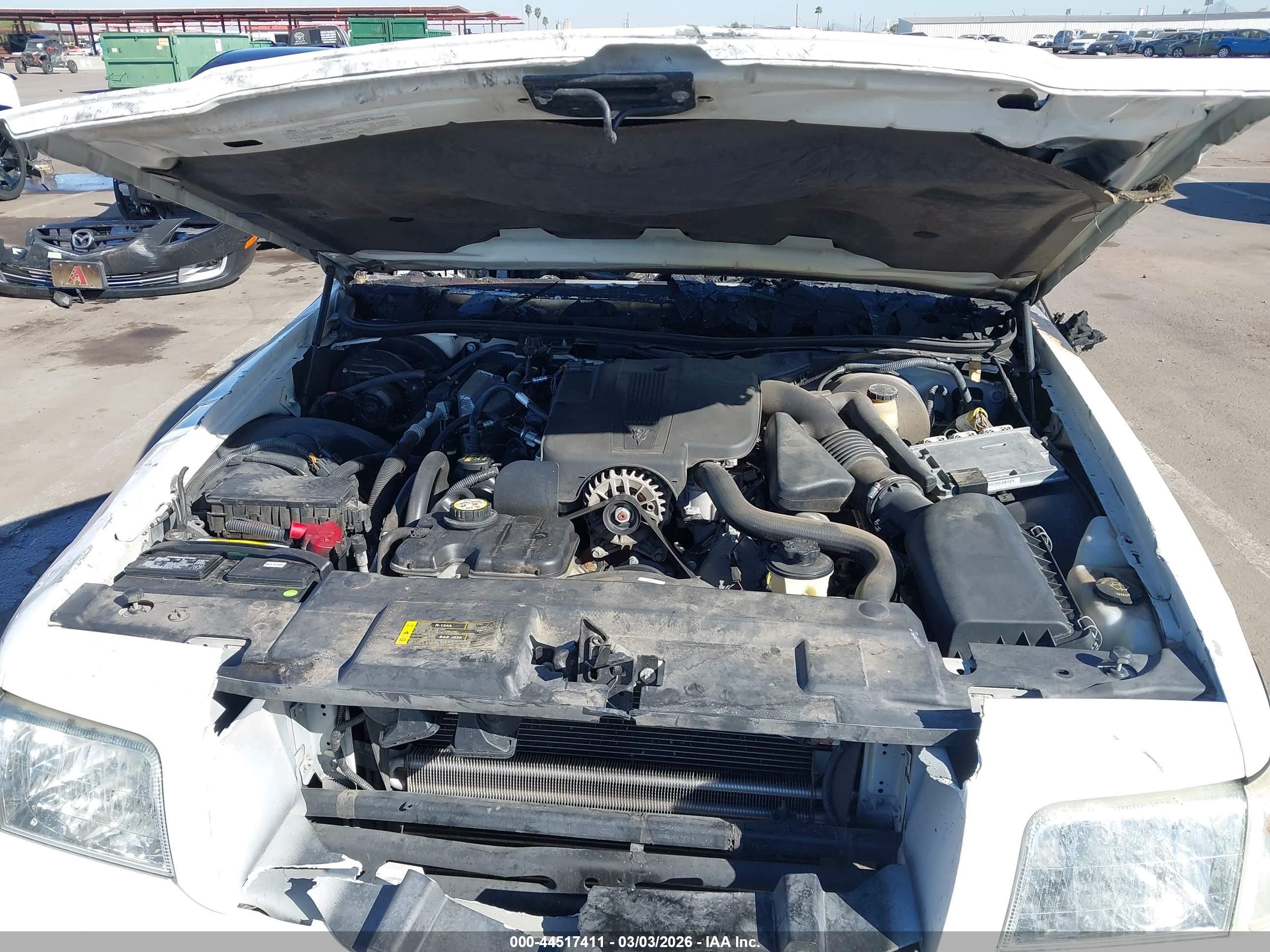 2008 Mercury Grand Marquis Ls White vin: 2MEFM75V98X661212
