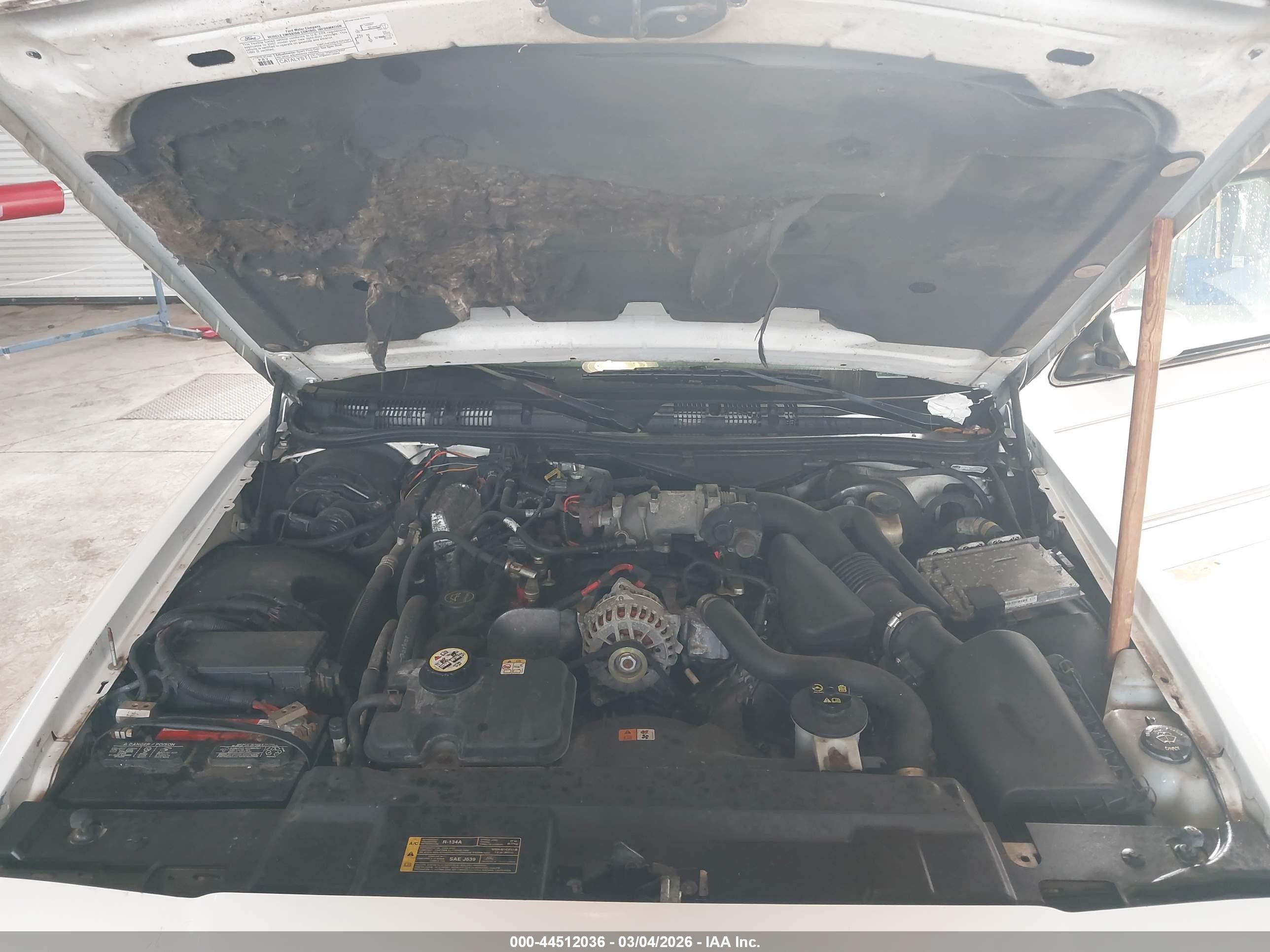 2007 Mercury Grand Marquis Ls White vin: 2MEFM75VO7X626427
