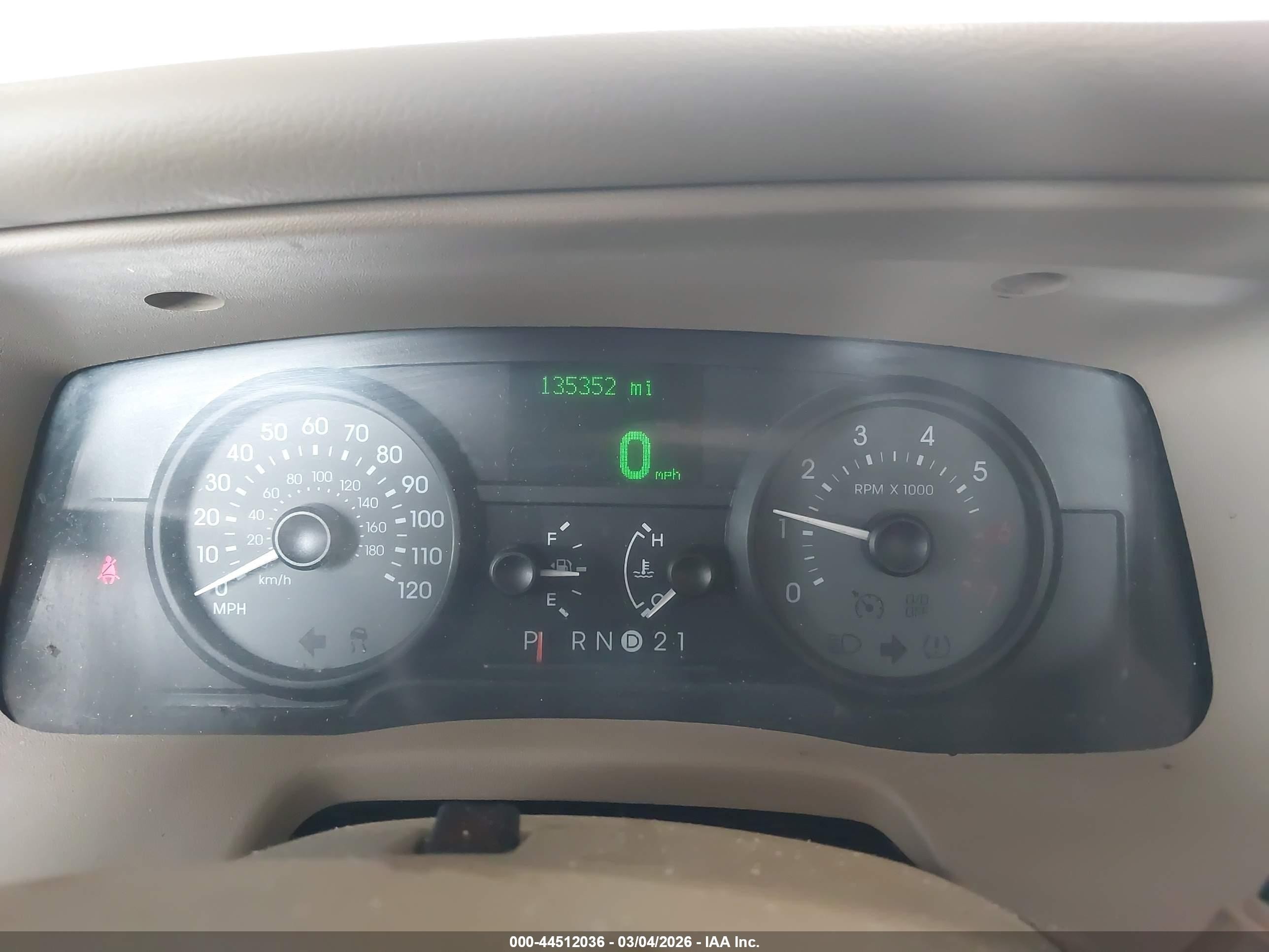2007 Mercury Grand Marquis Ls White vin: 2MEFM75VO7X626427