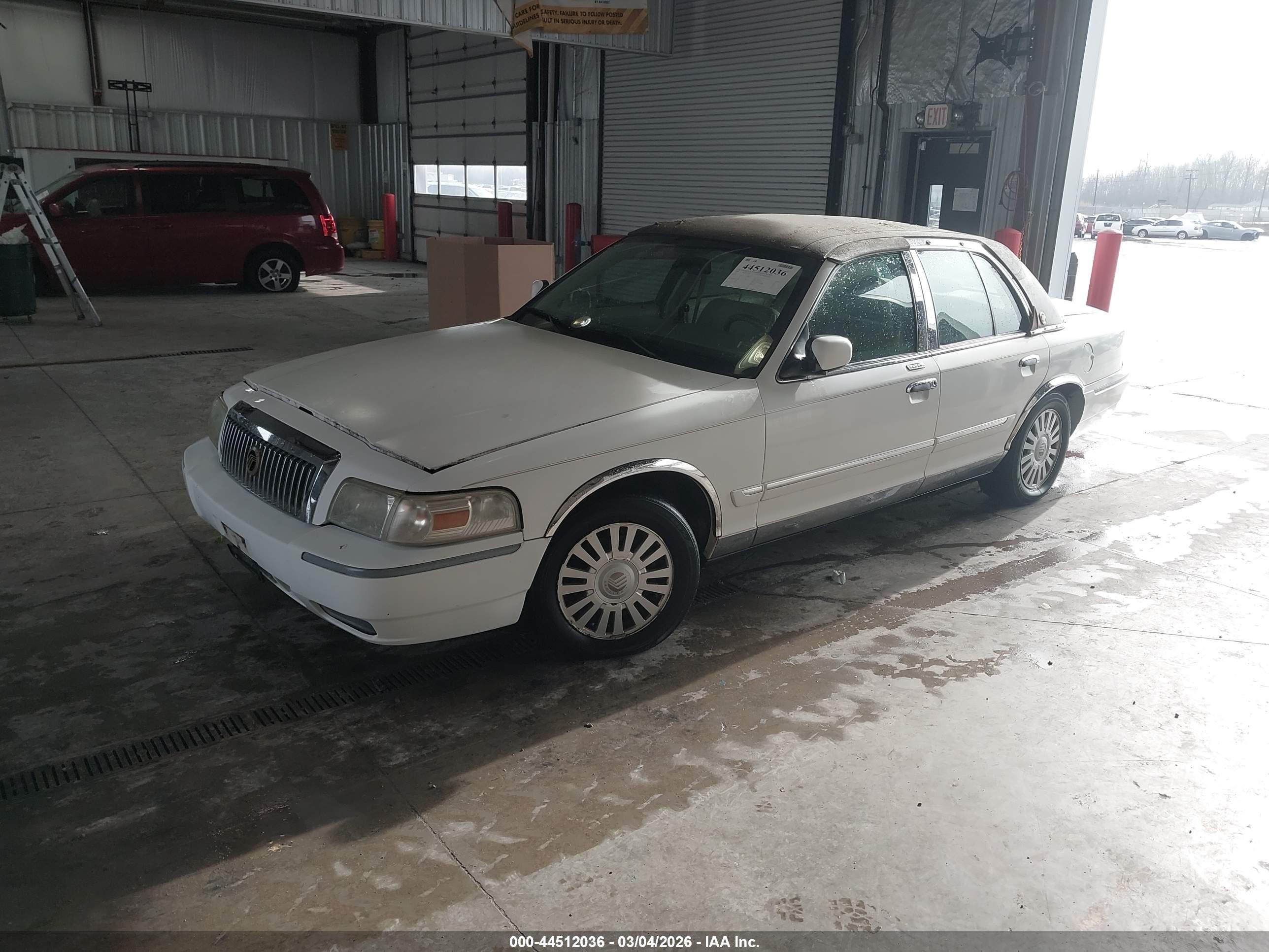 2007 Mercury Grand Marquis Ls White vin: 2MEFM75VO7X626427