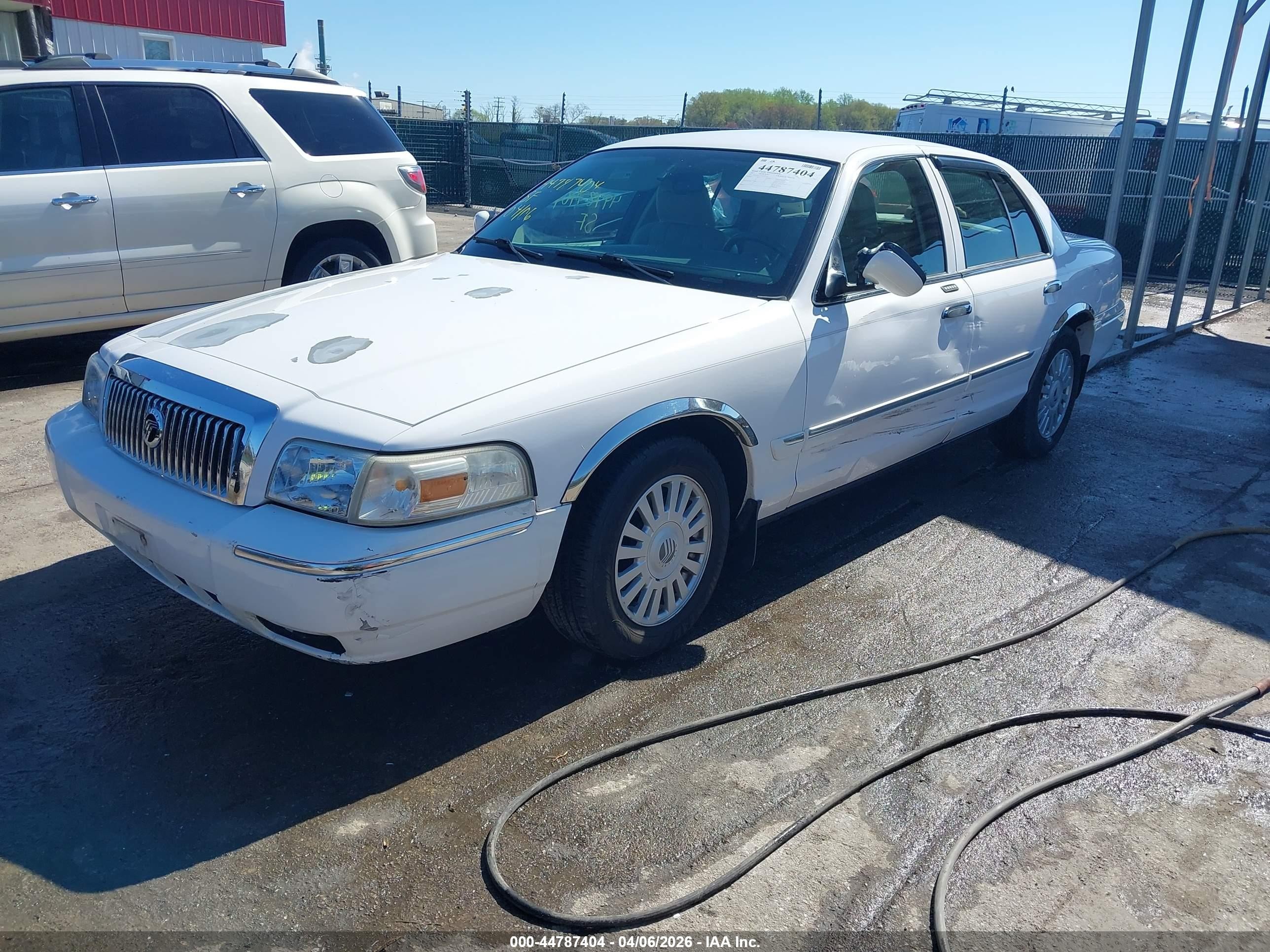2007 Mercury Grand Marquis Ls Белый vin: 2MEFM75VX7X629710