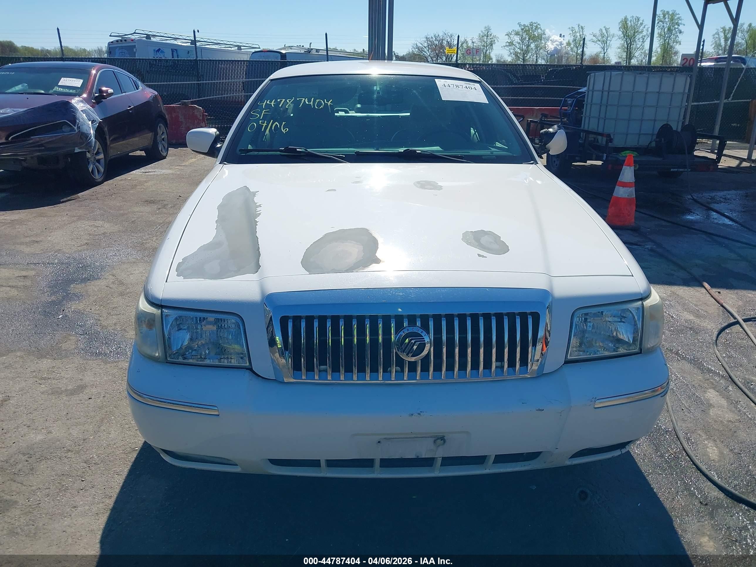 2007 Mercury Grand Marquis Ls Белый vin: 2MEFM75VX7X629710