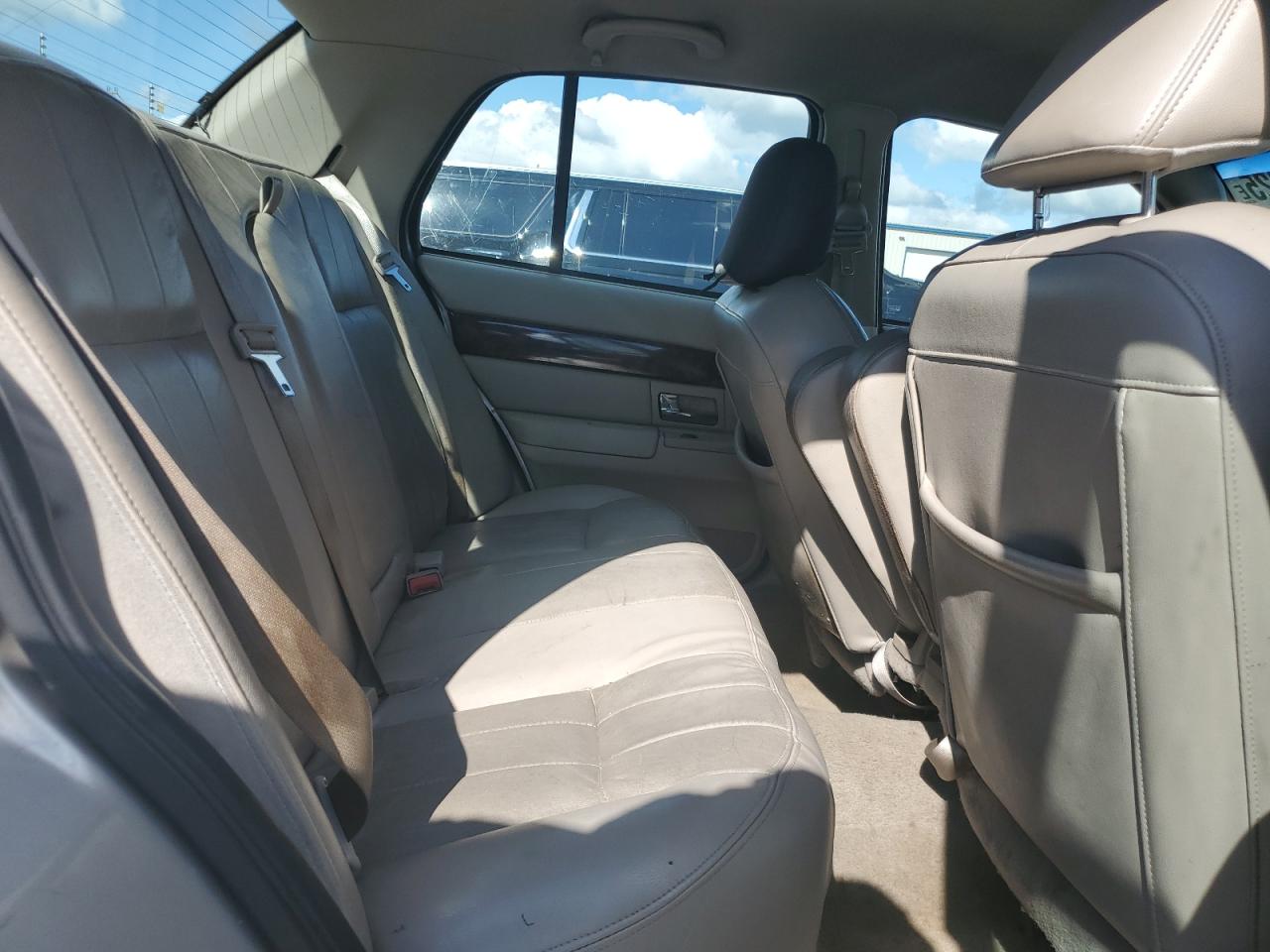 2008 Mercury Grand Marquis Ls Silver vin: 2MEFM75VX8X602749