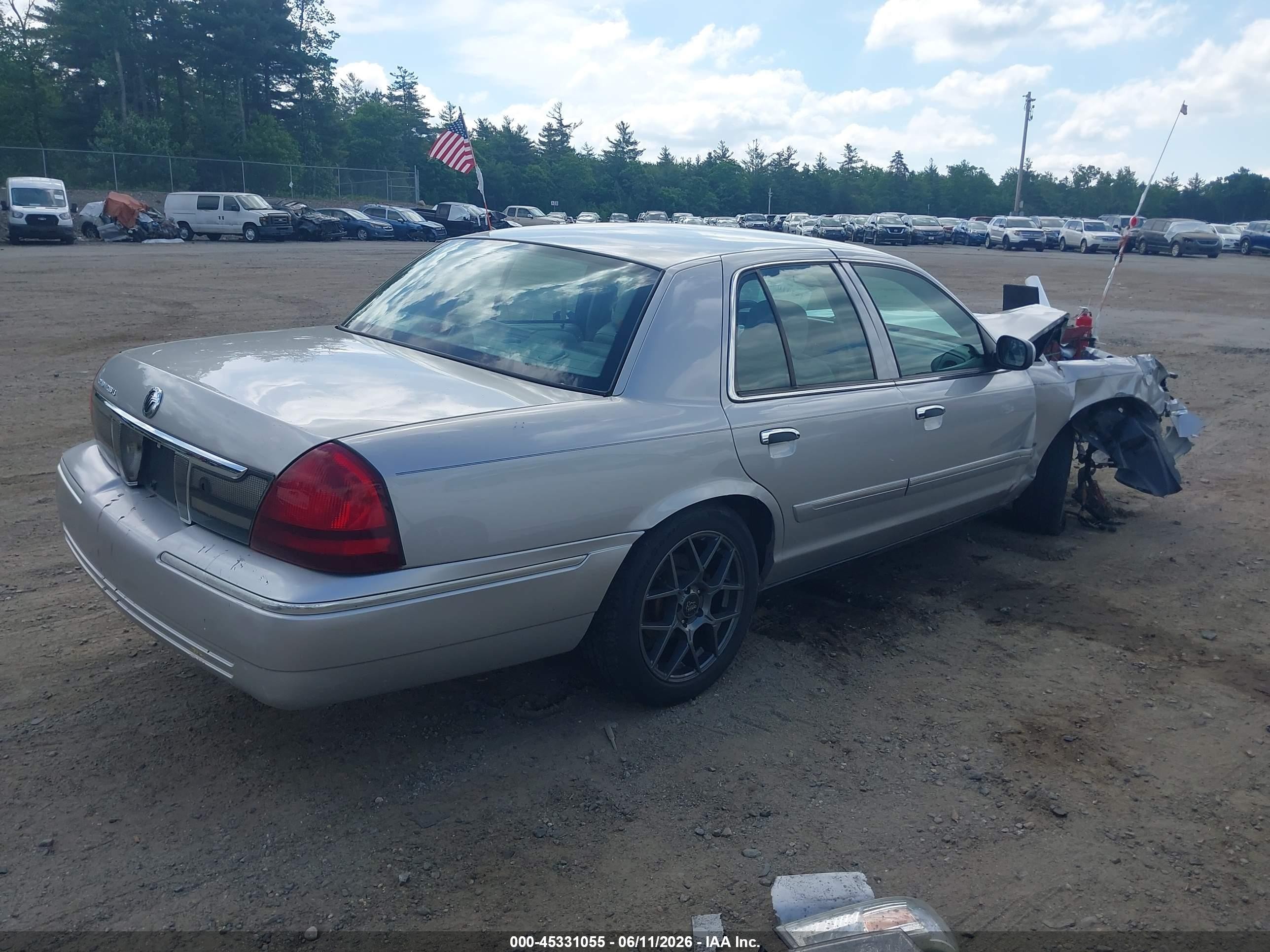 2008 Mercury Grand Marquis Ls Silver vin: 2MEFM75VX8X608065