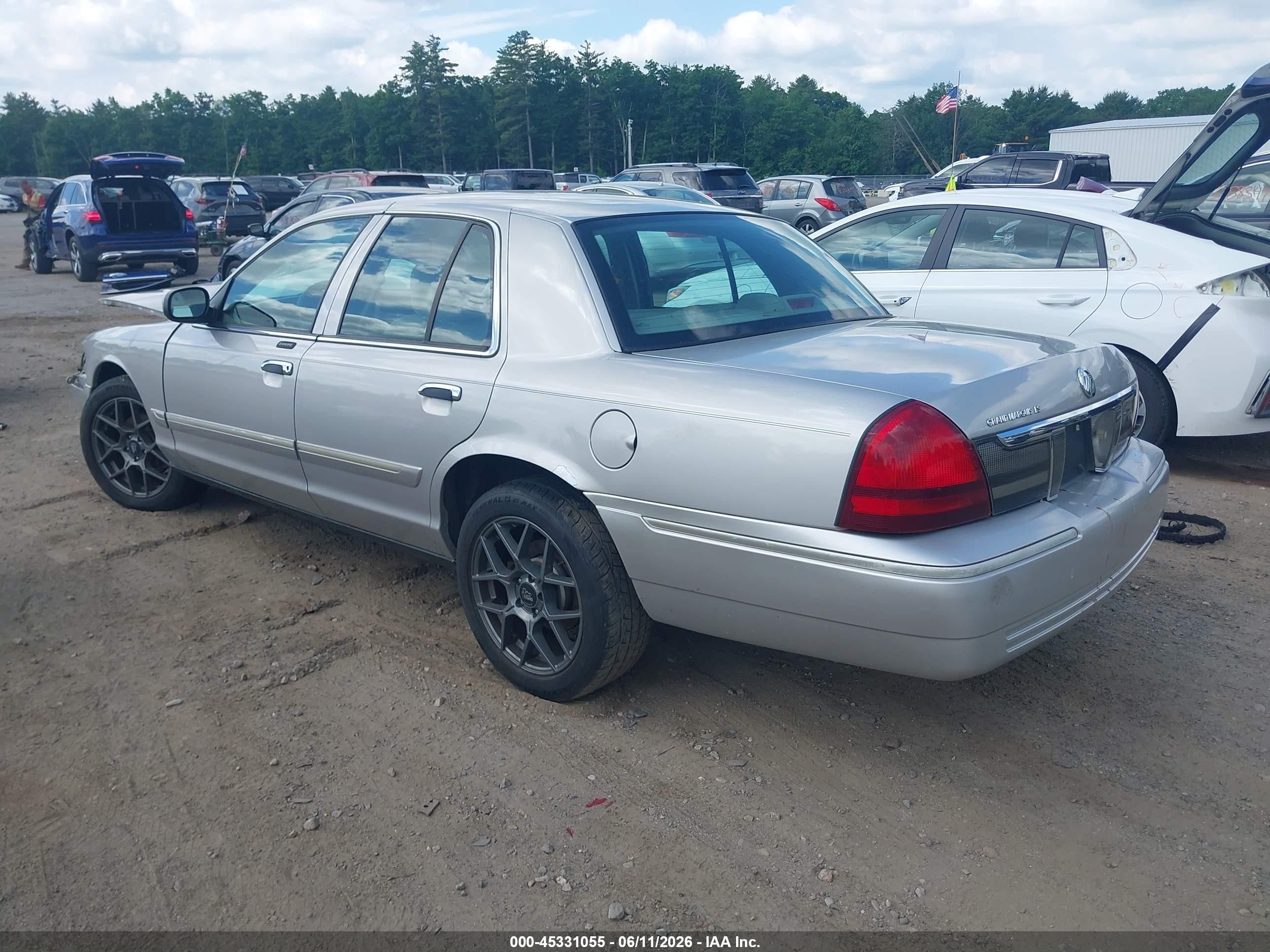2008 Mercury Grand Marquis Ls Silver vin: 2MEFM75VX8X608065