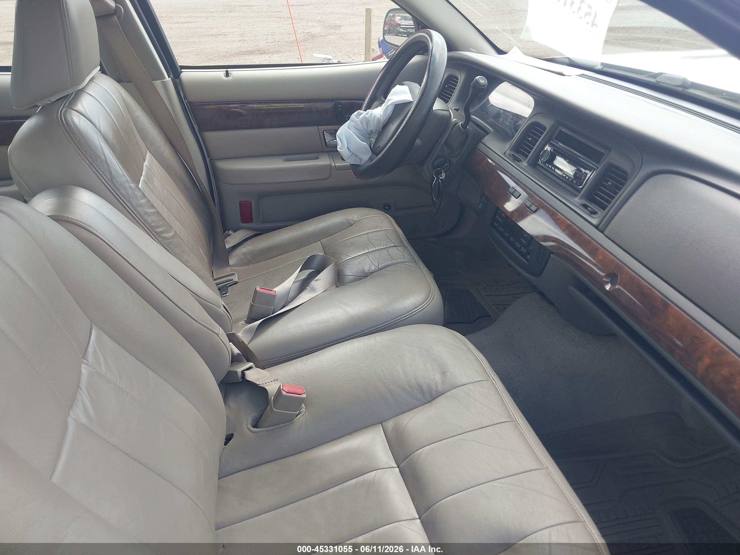 2008 Mercury Grand Marquis Ls Silver vin: 2MEFM75VX8X608065